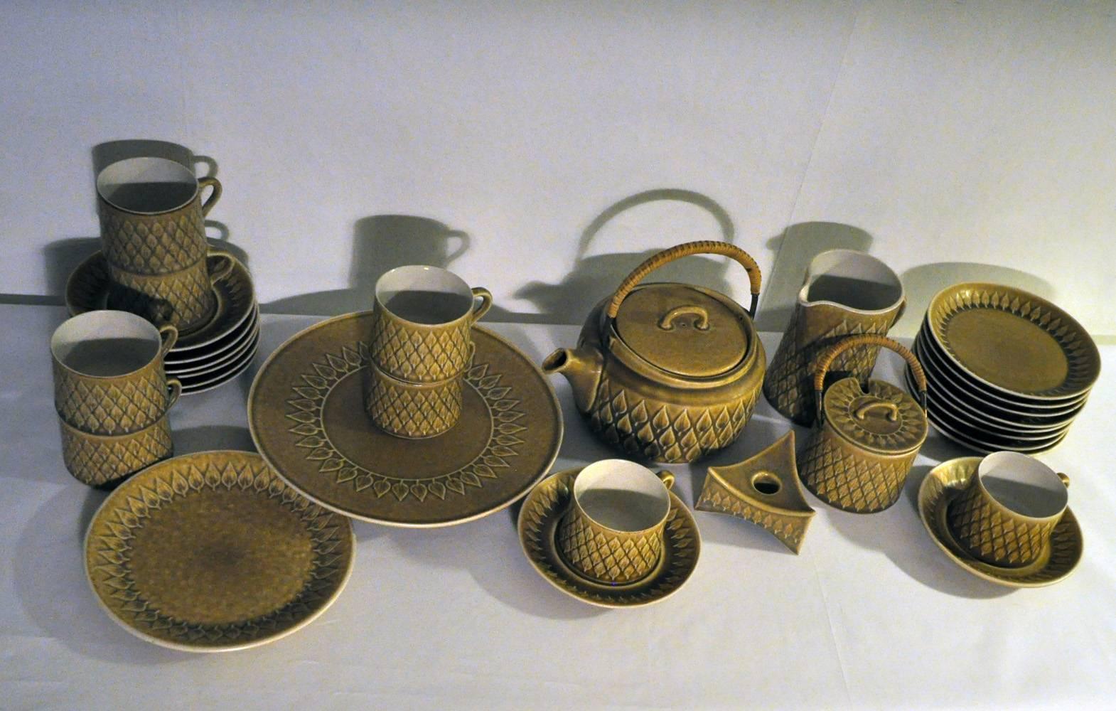 Jens H. Quistgaard table wear set. This relief set was manufactured by Kronjyden in the 1960s. Kronjyden was the first producer of relief.

Kronjyden was founded in 1937 and was especially successful in the 1960s. Jens H. Quistgaard designed