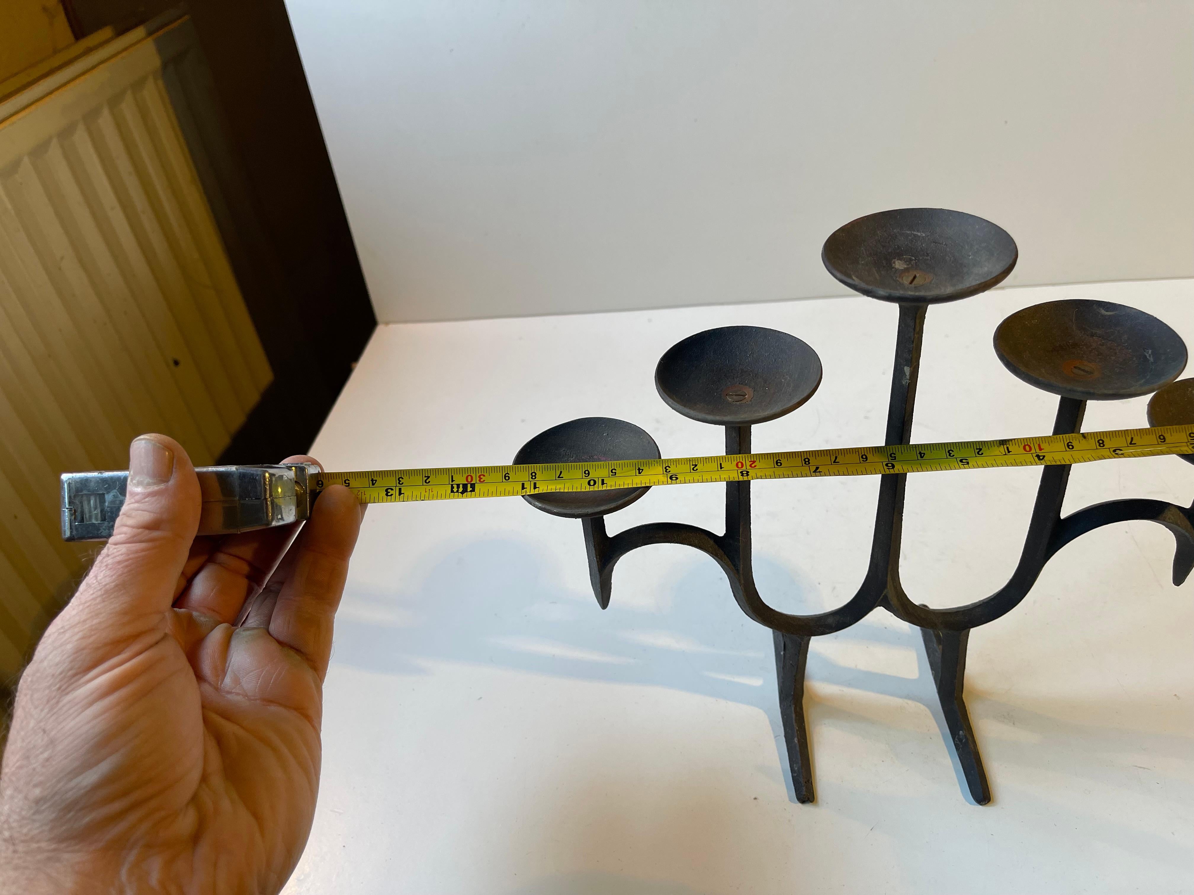 Calco Jens Harald Quistgaard Candelabro nero brutalista in ghisa, anni '60 in vendita