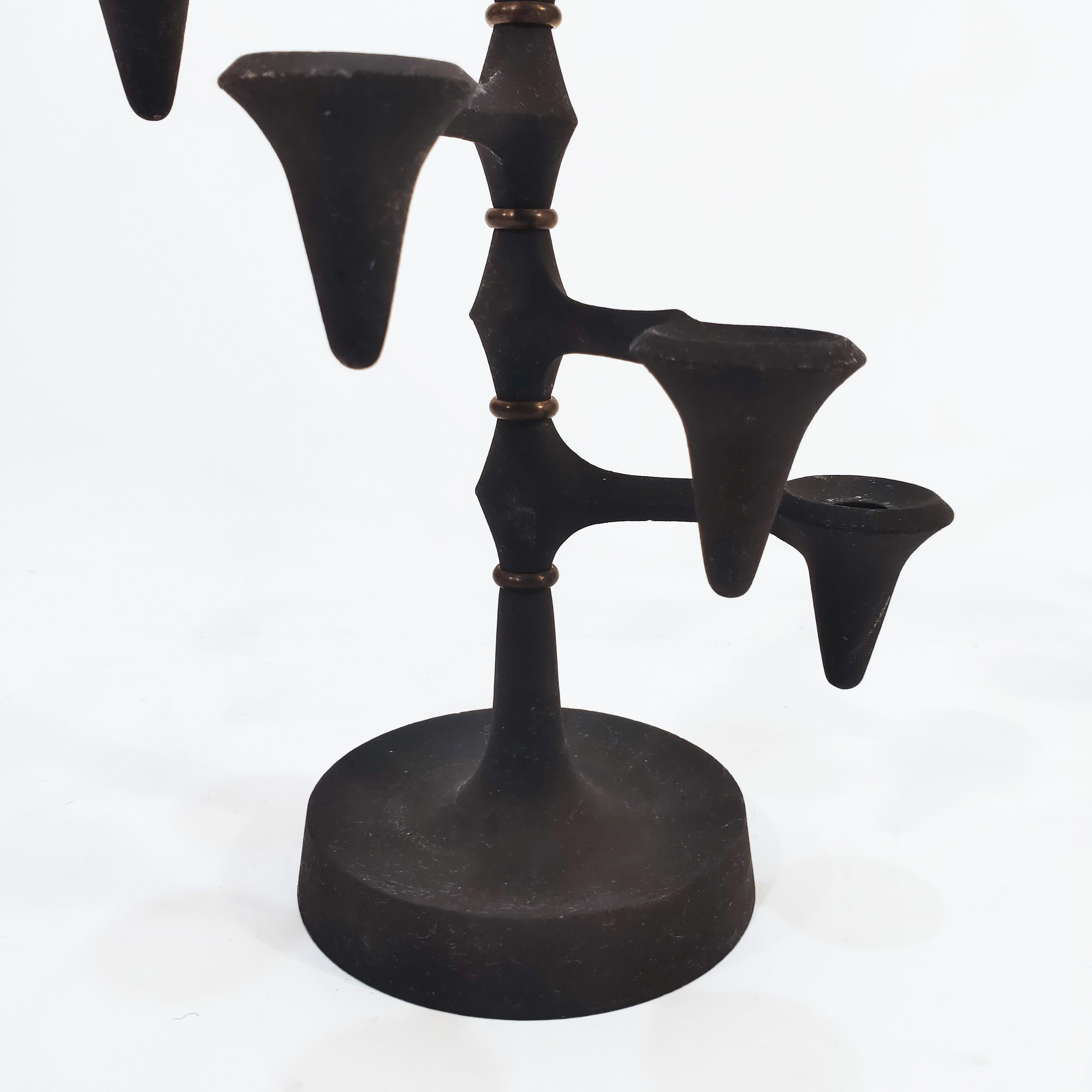 Jens Harald Quistgaard. Dänische gusseiserne Kerzenständer, 1960er Jahre im Angebot 2