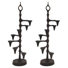 Candelabros de metal