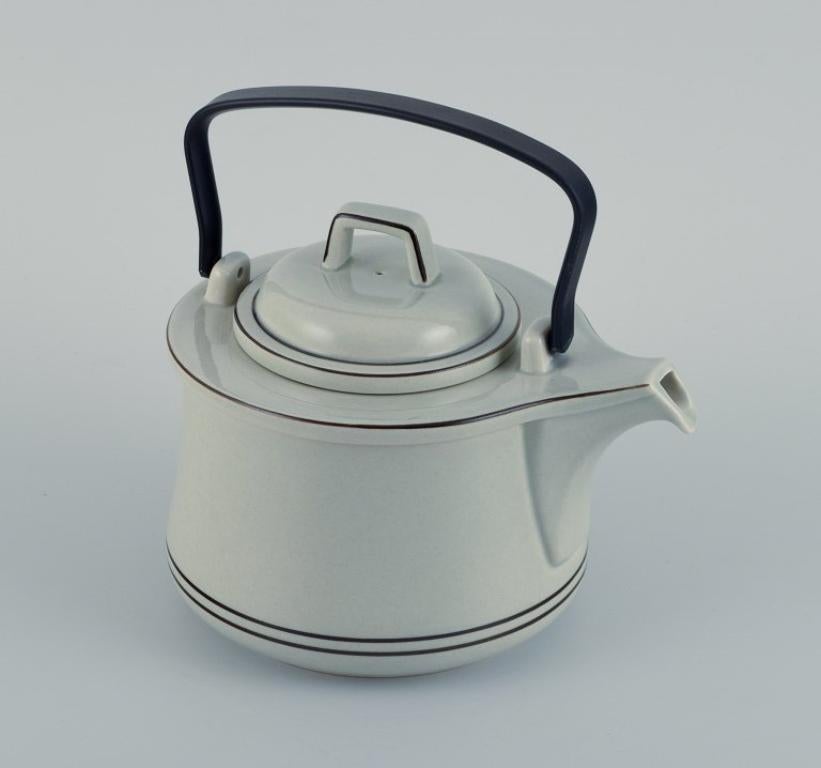 Jens Harald Quistgaard für Bing & Grøndahl. Teekanne „Colombia“ aus Steingut.  (Skandinavische Moderne) im Angebot
