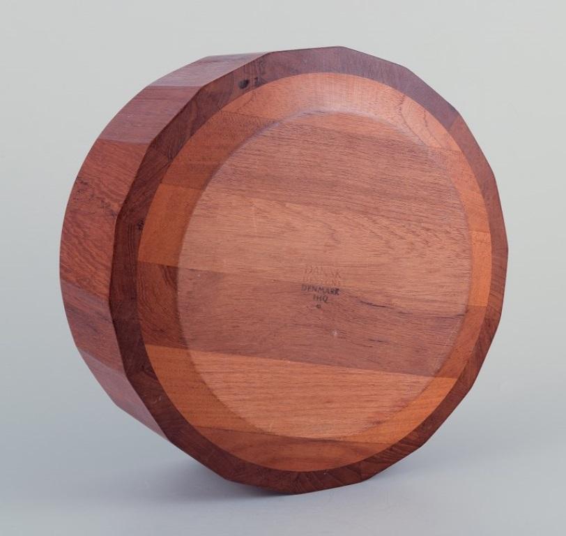 20ième siècle Jens Harald Quistgaard pour Dansk Designs. Grand bol en bois dur. en vente