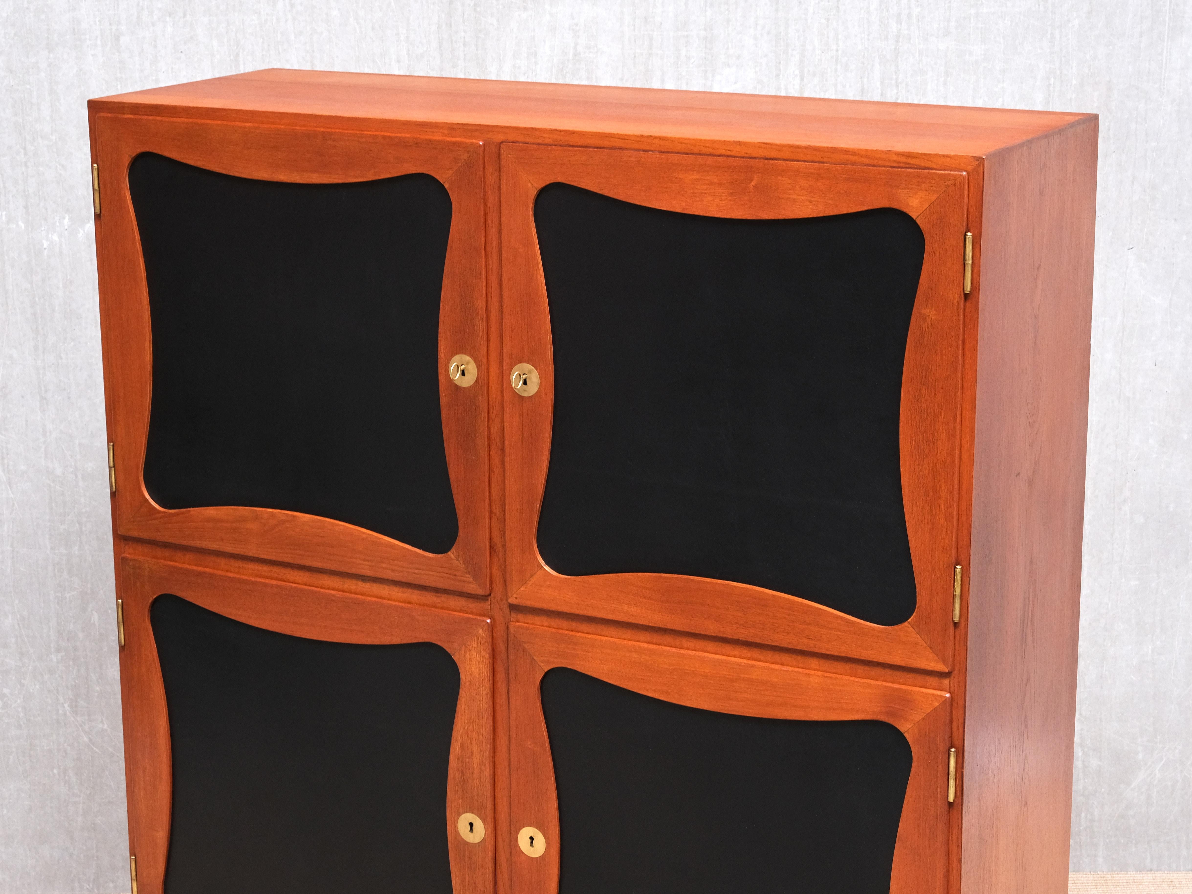 Jens Ingvard Jensen 'Trèfle' Cabinet in Teak, Leather and Brass, Denmark, 1940s For Sale 4
