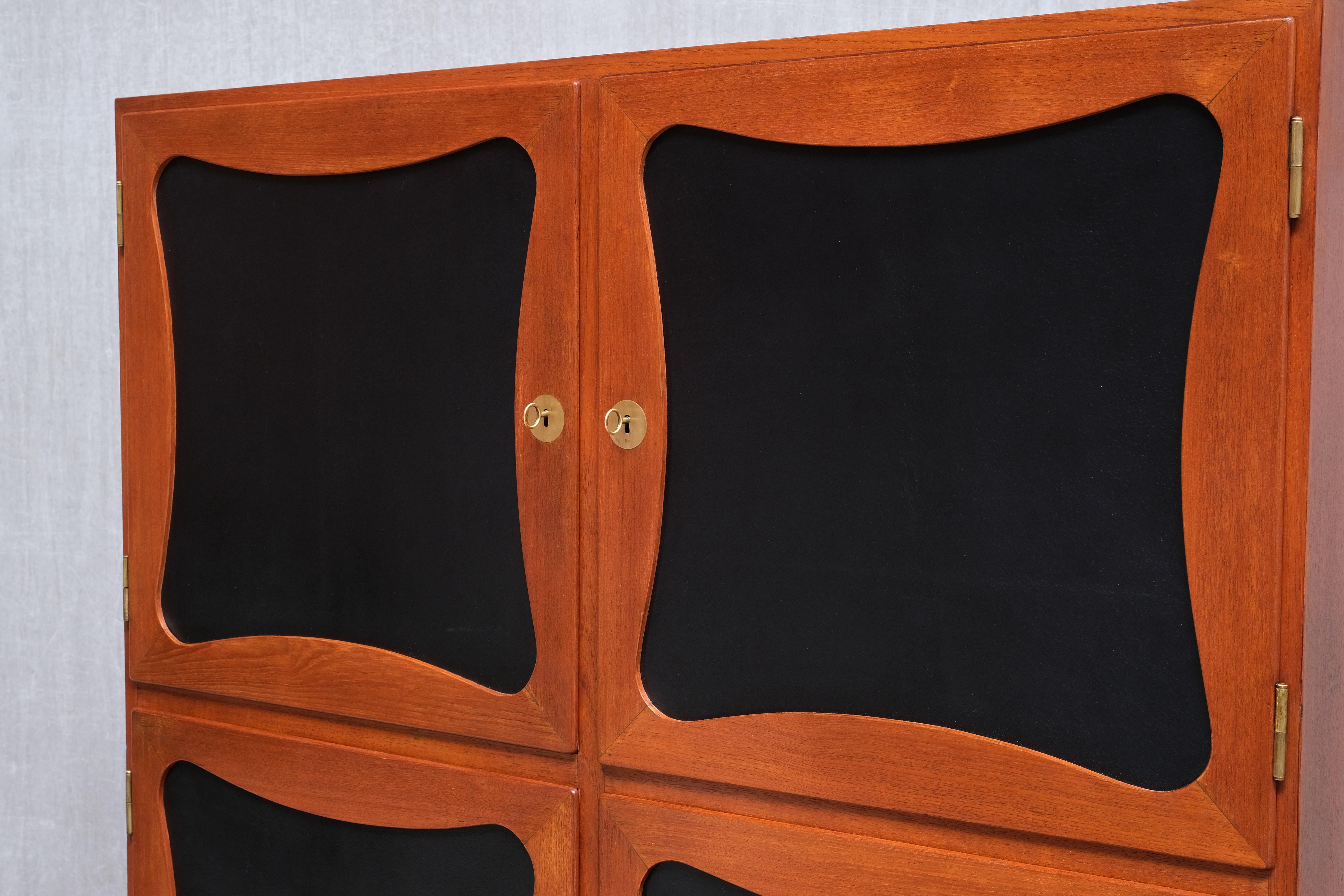 Jens Ingvard Jensen 'Trèfle' Cabinet in Teak, Leather and Brass, Denmark, 1940s For Sale 7
