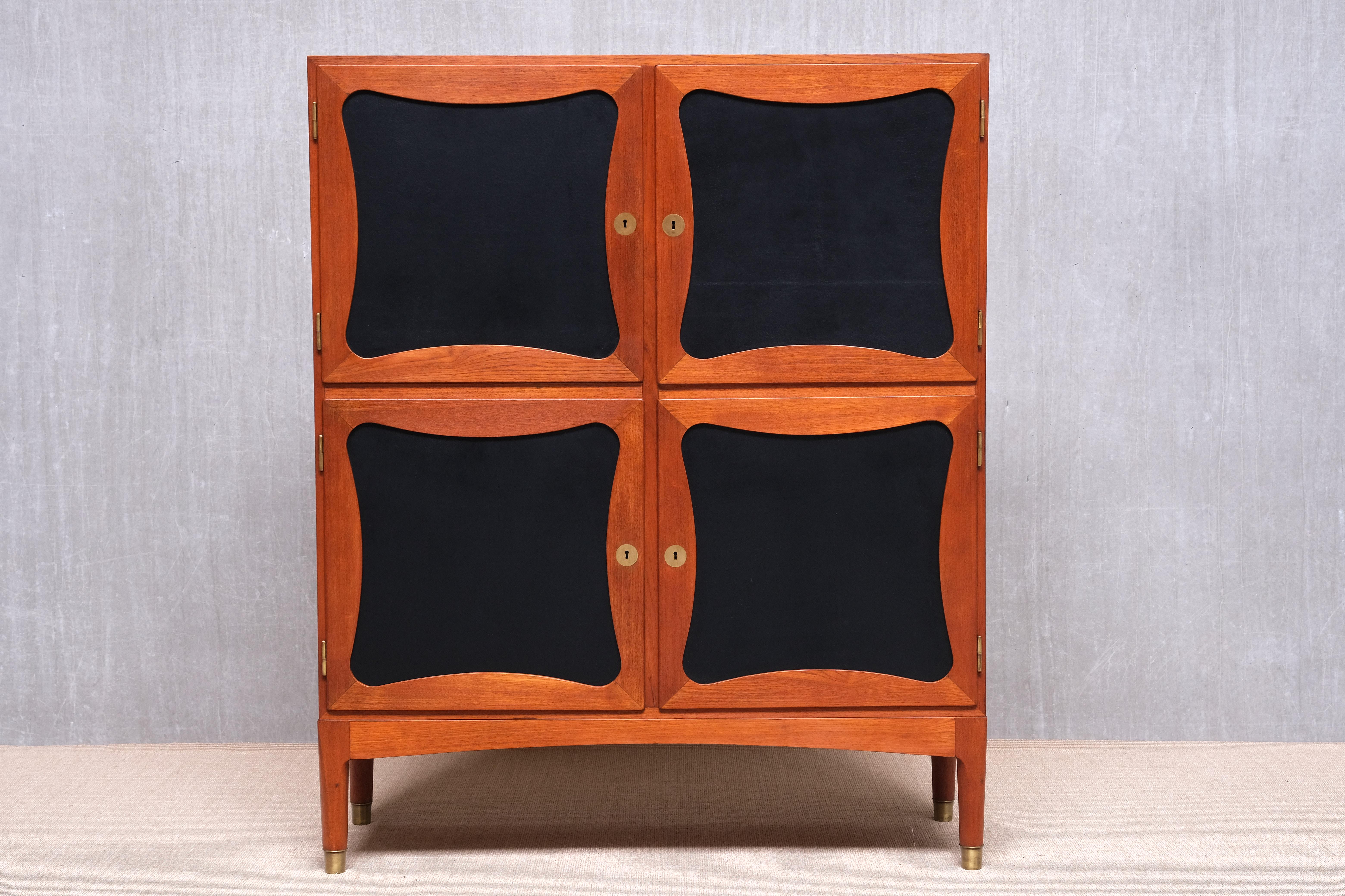 Jens Ingvard Jensen 'Trèfle' Cabinet in Teak, Leather and Brass, Denmark, 1940s For Sale 8