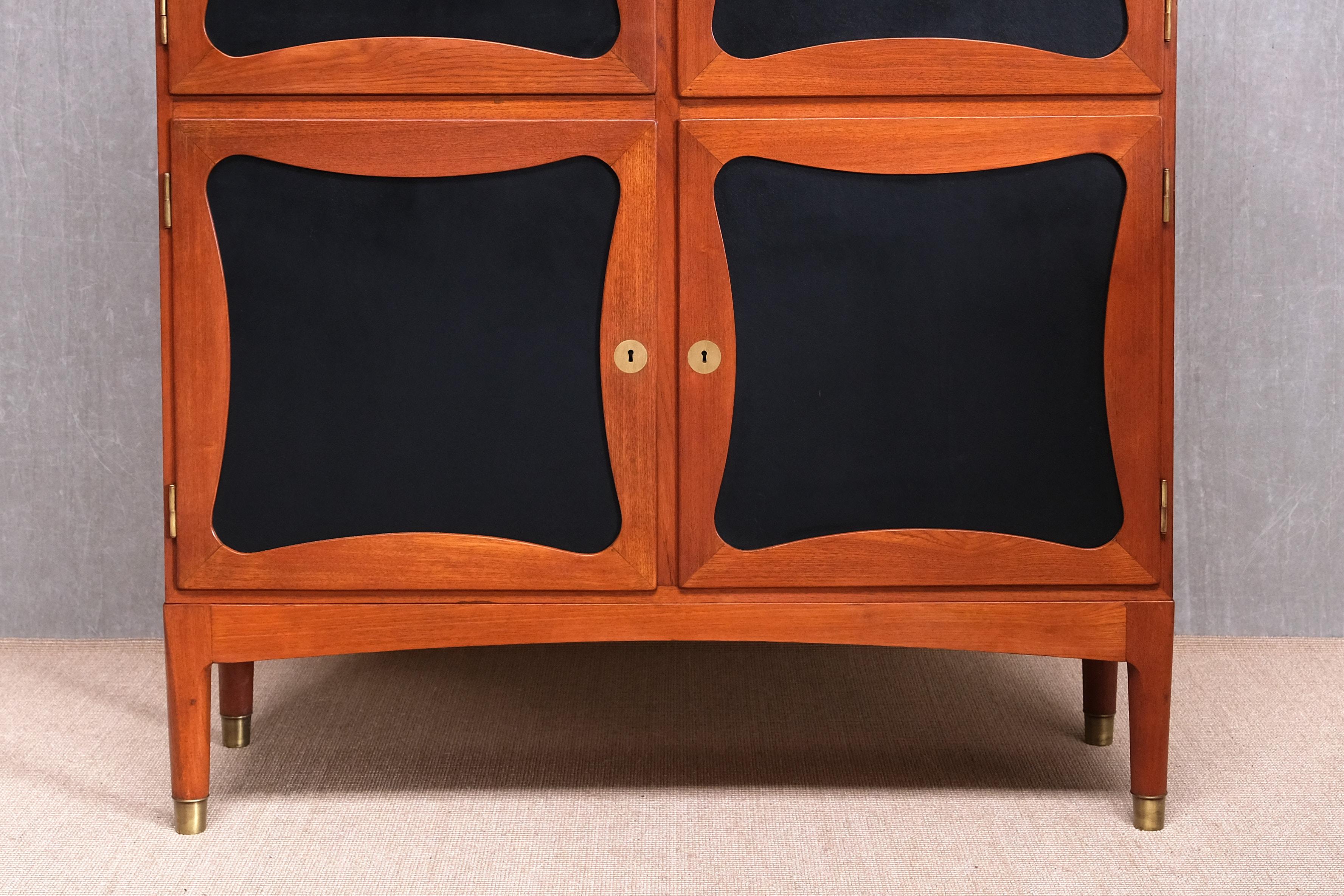 Danish Jens Ingvard Jensen 'Trèfle' Cabinet in Teak, Leather and Brass, Denmark, 1940s For Sale