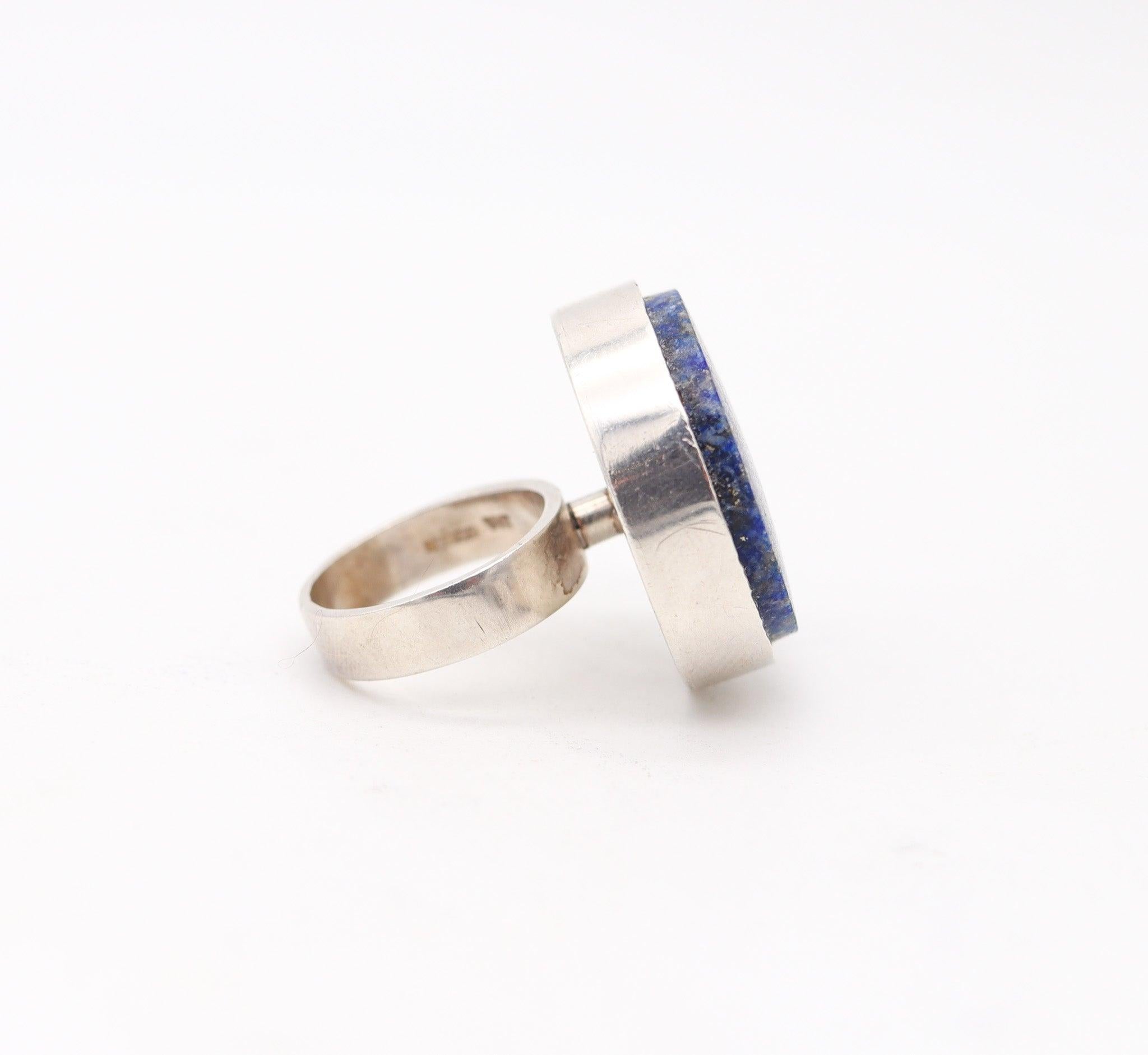 Femenino o masculino JENS POUL ASBY 1970 Denmark Sculptural Cocktail Ring In .925 Sterling & Sodalite en venta