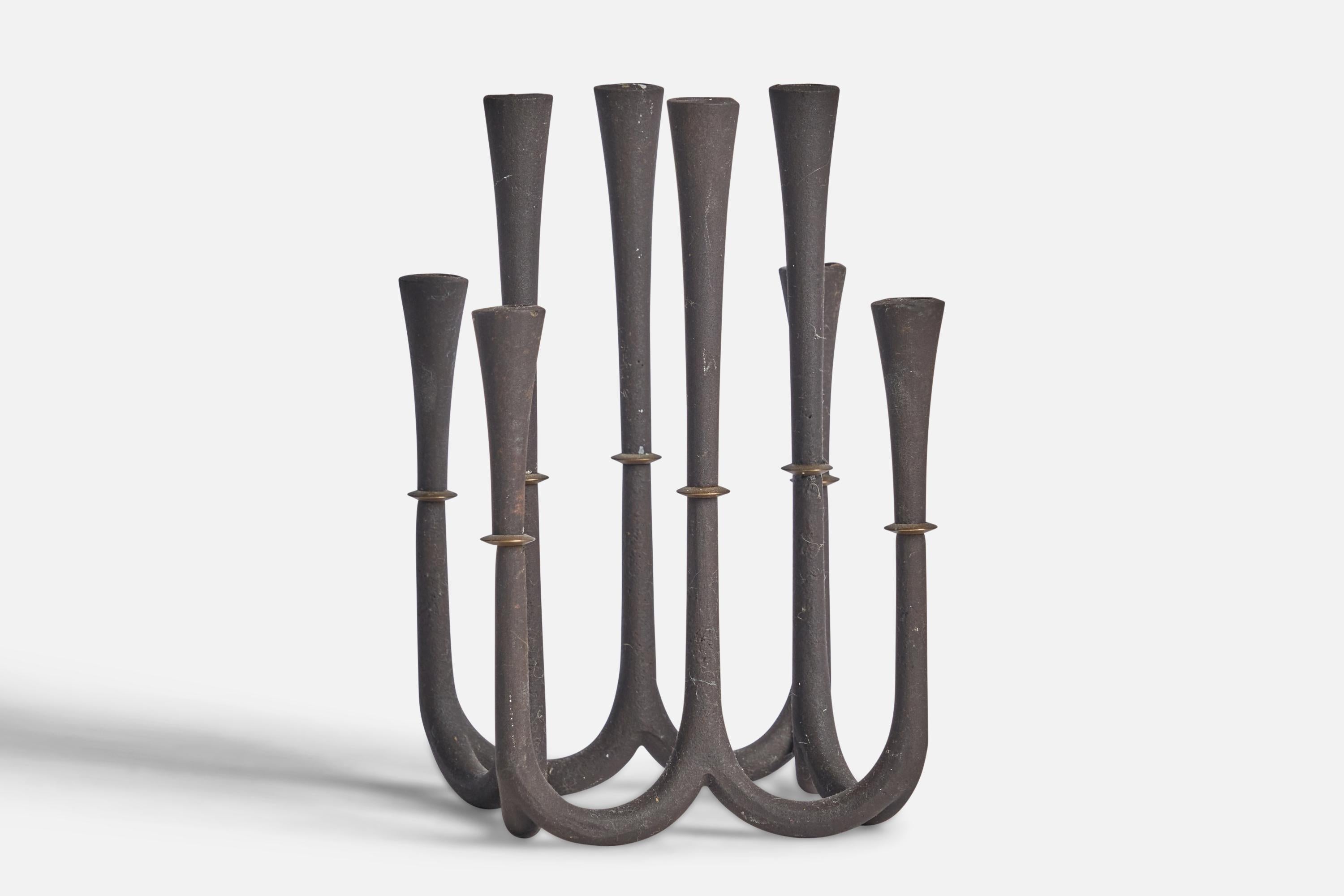 Mid-Century moderno Jens Quistgaard, Candelabro, Ghisa, Ottone, Danimarca, anni '50 in vendita