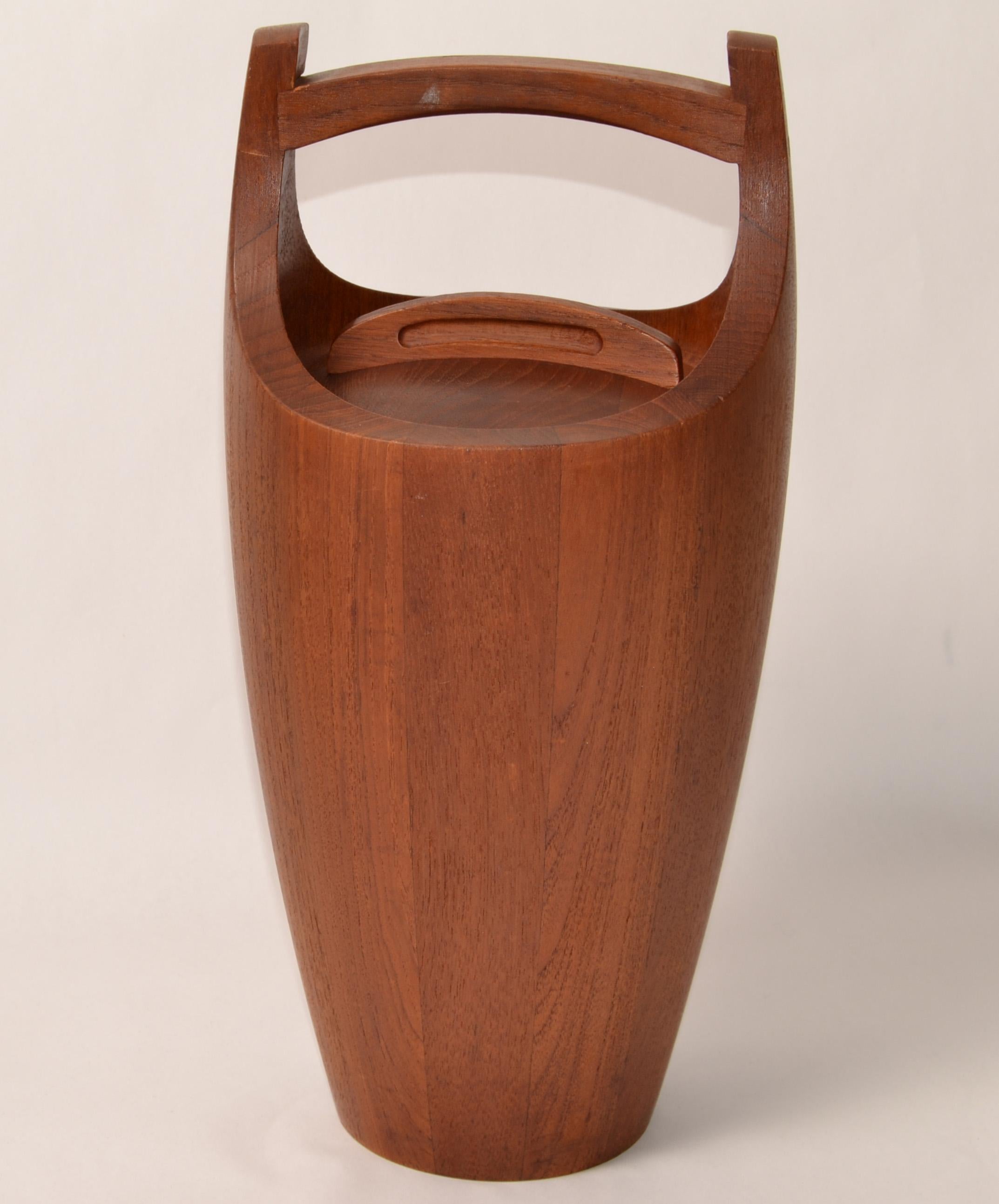 Jens Quistgaard Dansk Designs Scandinavian Modern Staved Teak Lidded Ice Bucket For Sale 7