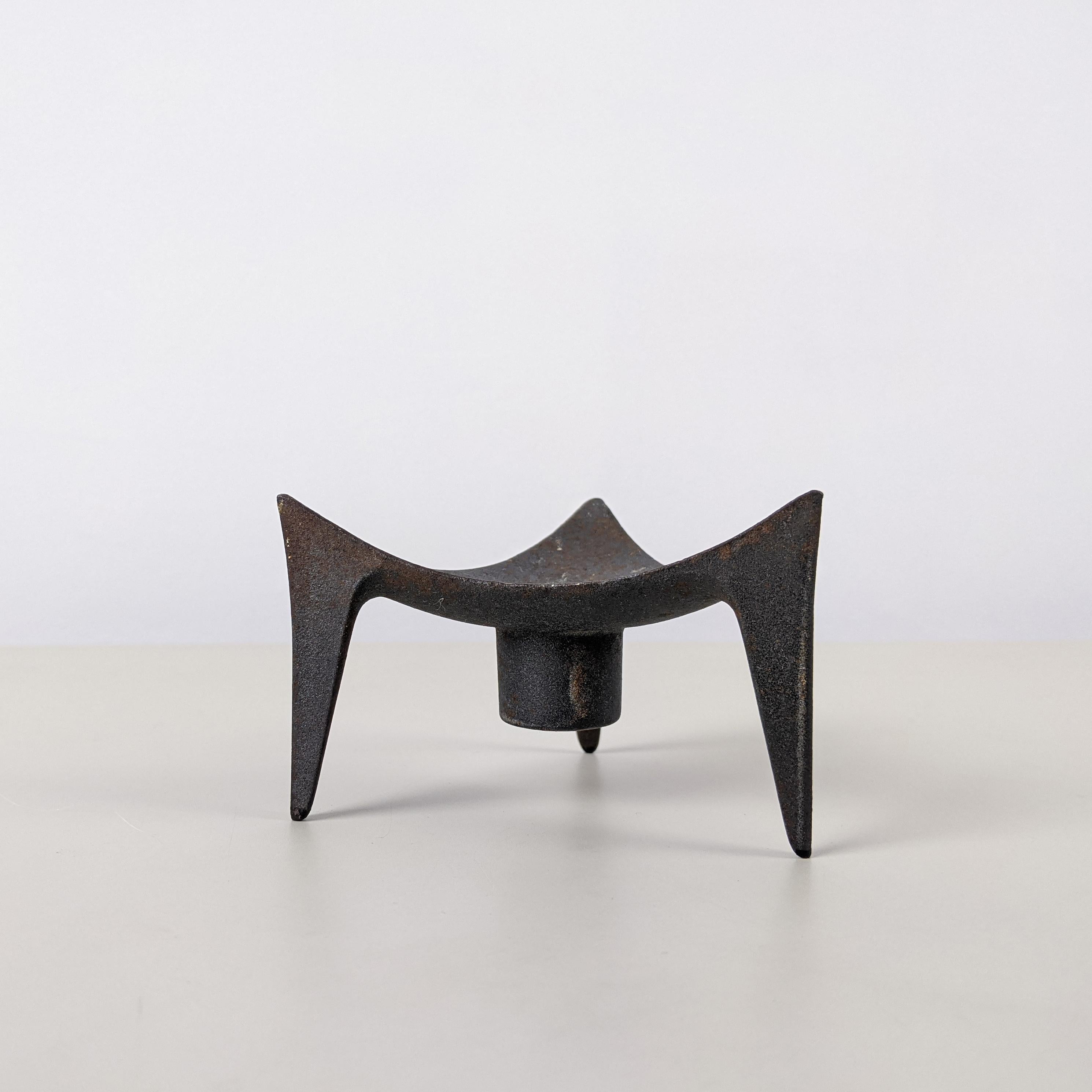 Danese Jens Quistgaard per Dansk, Portacandele, scultura danese di metà secolo in metallo in vendita