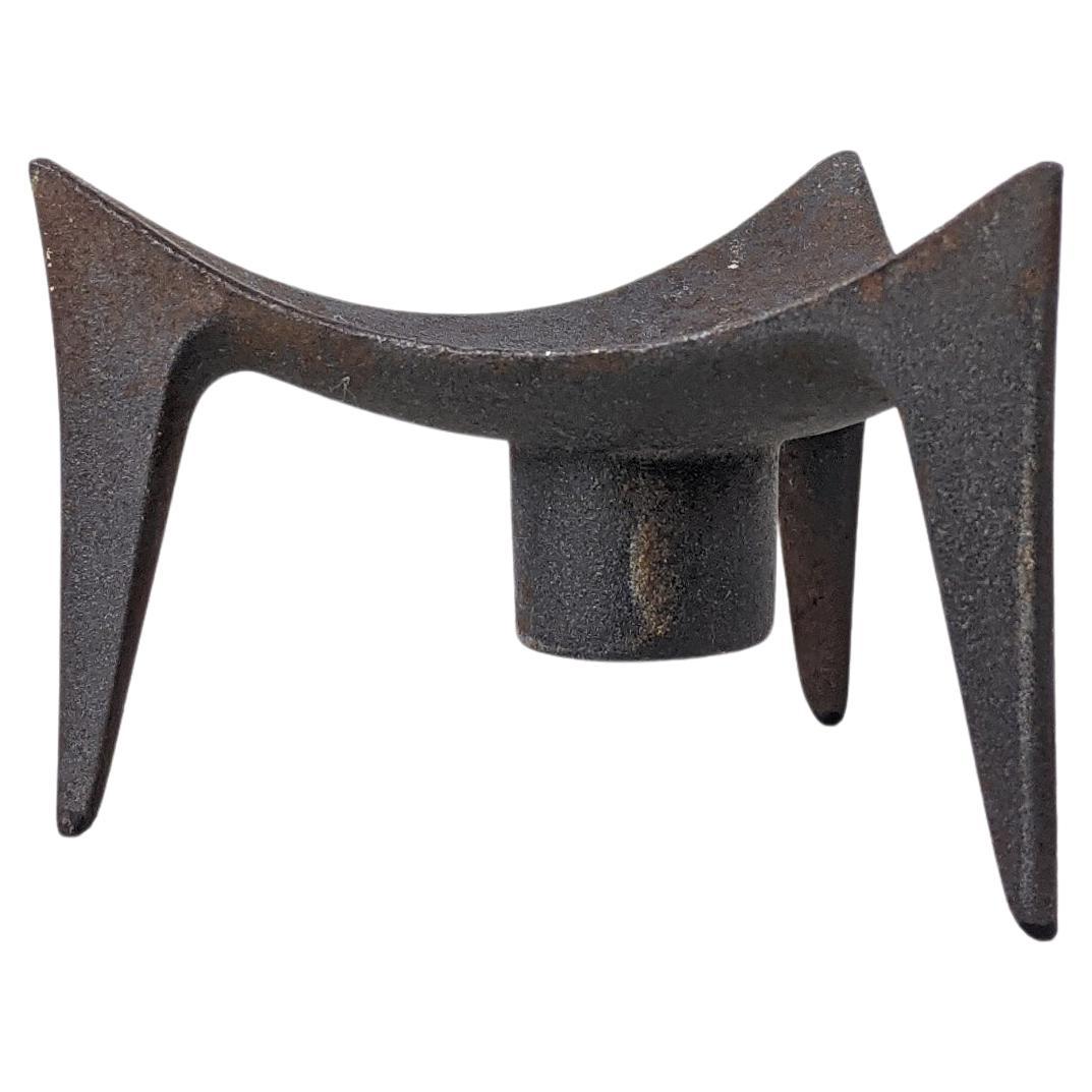 Jens Quistgaard per Dansk, Portacandele, scultura danese di metà secolo in metallo in vendita