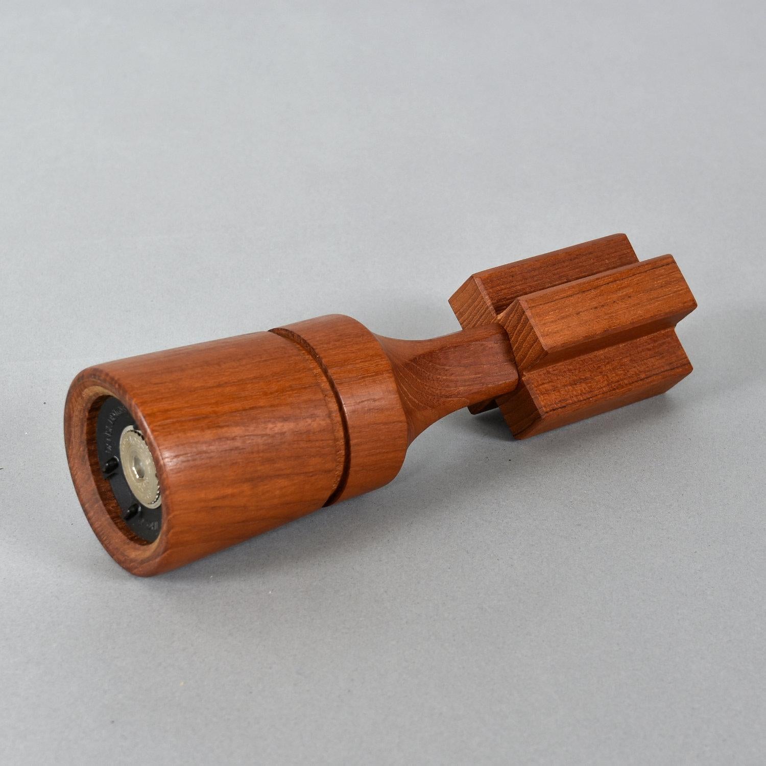 Jens Quistgaard for Dansk Chess King Model 891 Danish Teak Salt and Pepper Mill 1