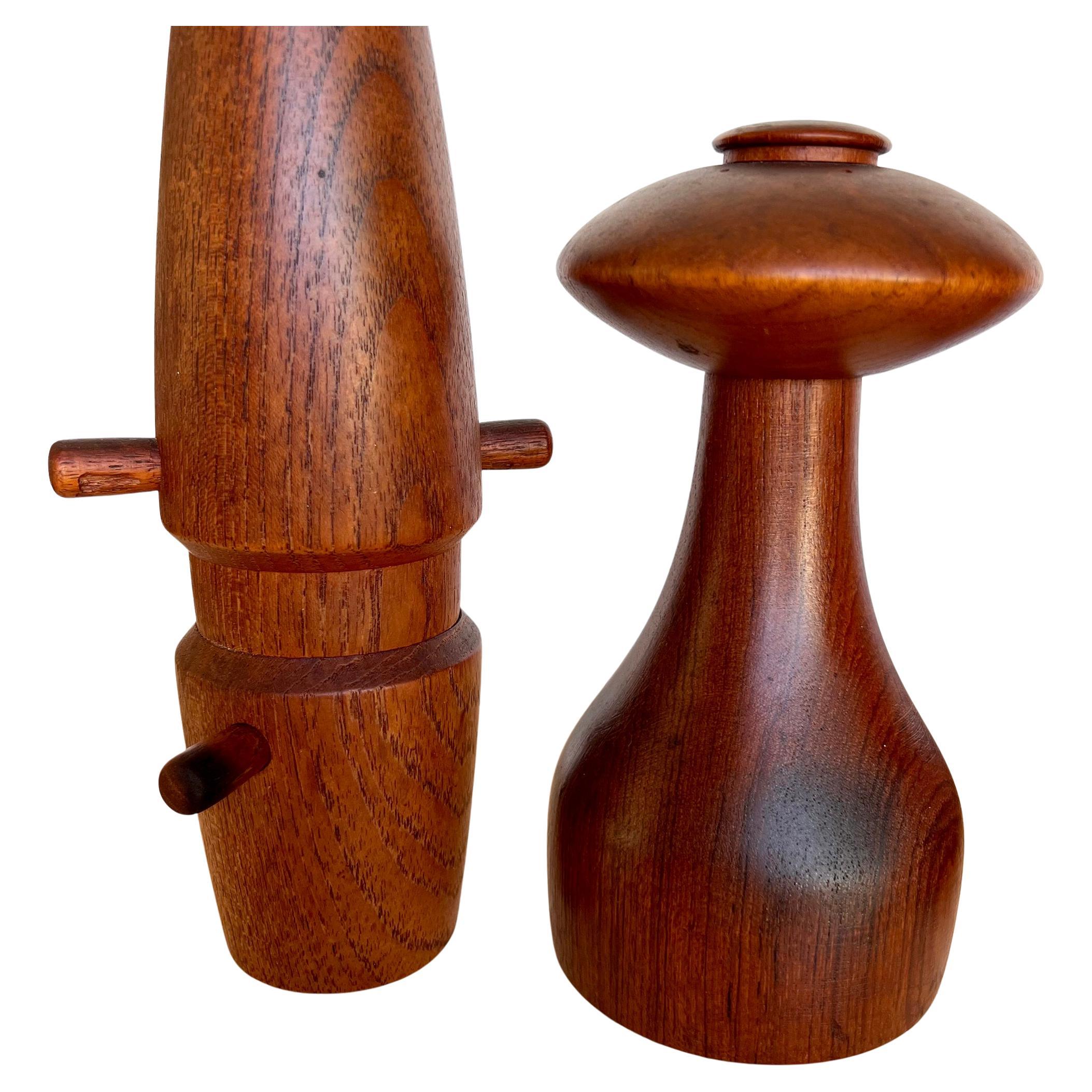 Jens Quistgaard for Dansk Nissen Danish Modern Lot of Ten Pepper Mills For Sale 6