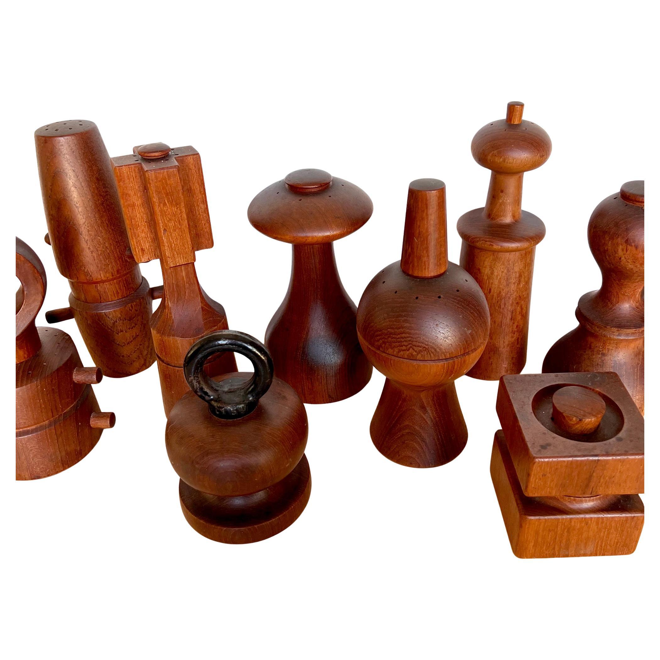 Jens Quistgaard for Dansk Nissen Danish Modern Lot of Ten Pepper Mills In Good Condition For Sale In Palm Springs, CA