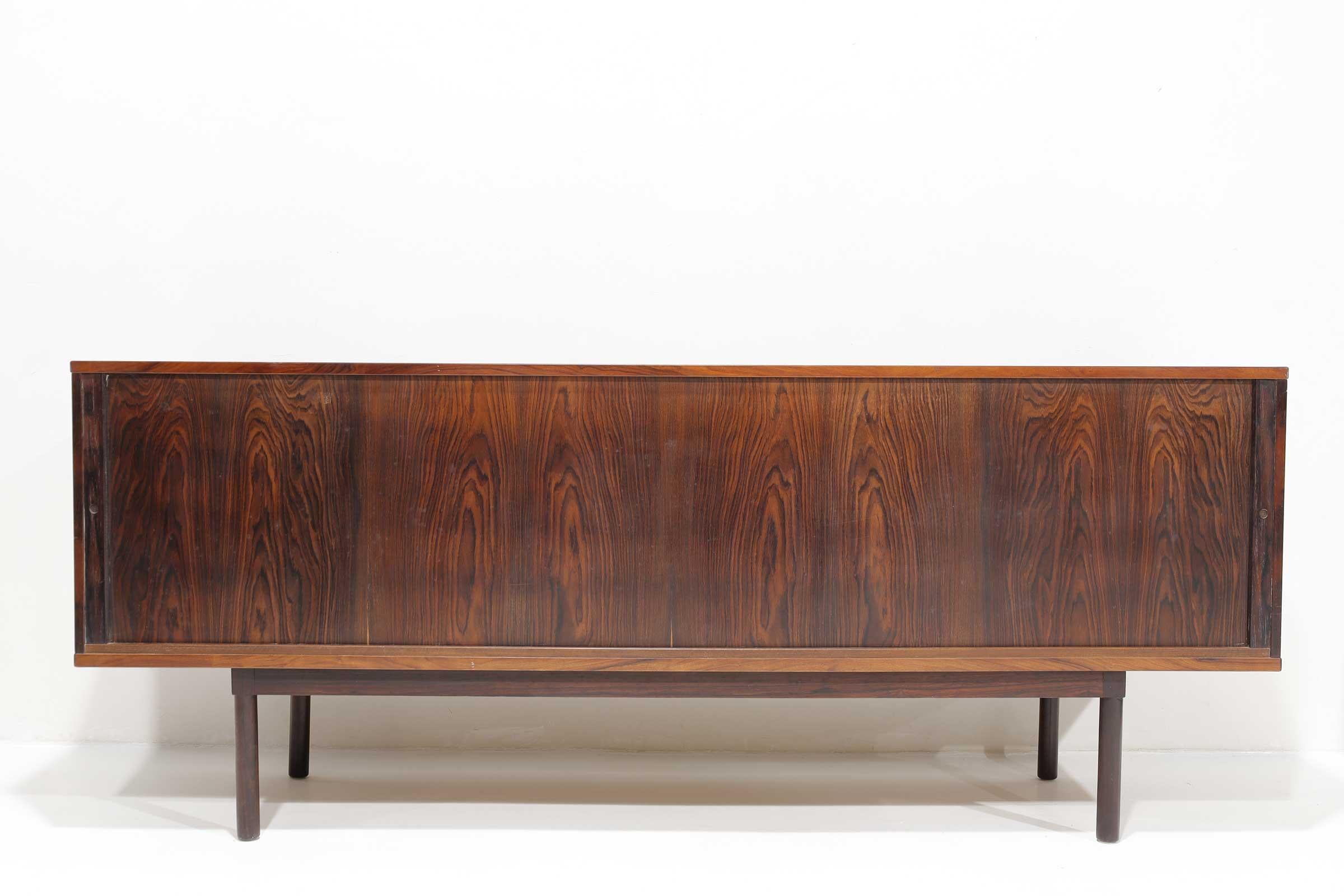 XX secolo Credenza in palissandro di Jens Quistgaard per Peters Lovig in vendita