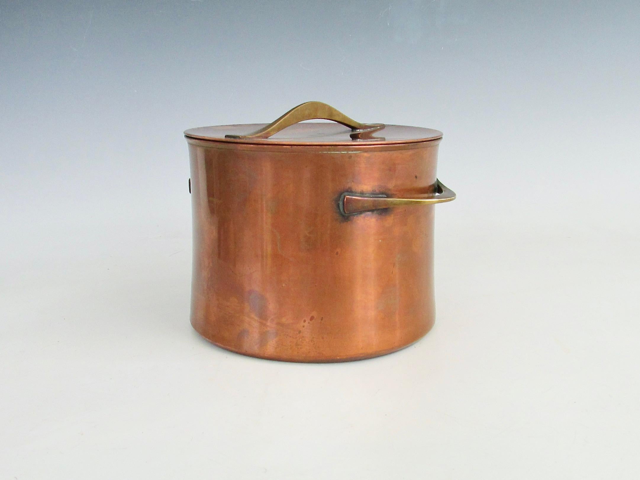 Jens Quistgaard JHQ Cubitera de cobre con inserto de porcelana para Dansk Dinamarca Moderno de mediados de siglo en venta
