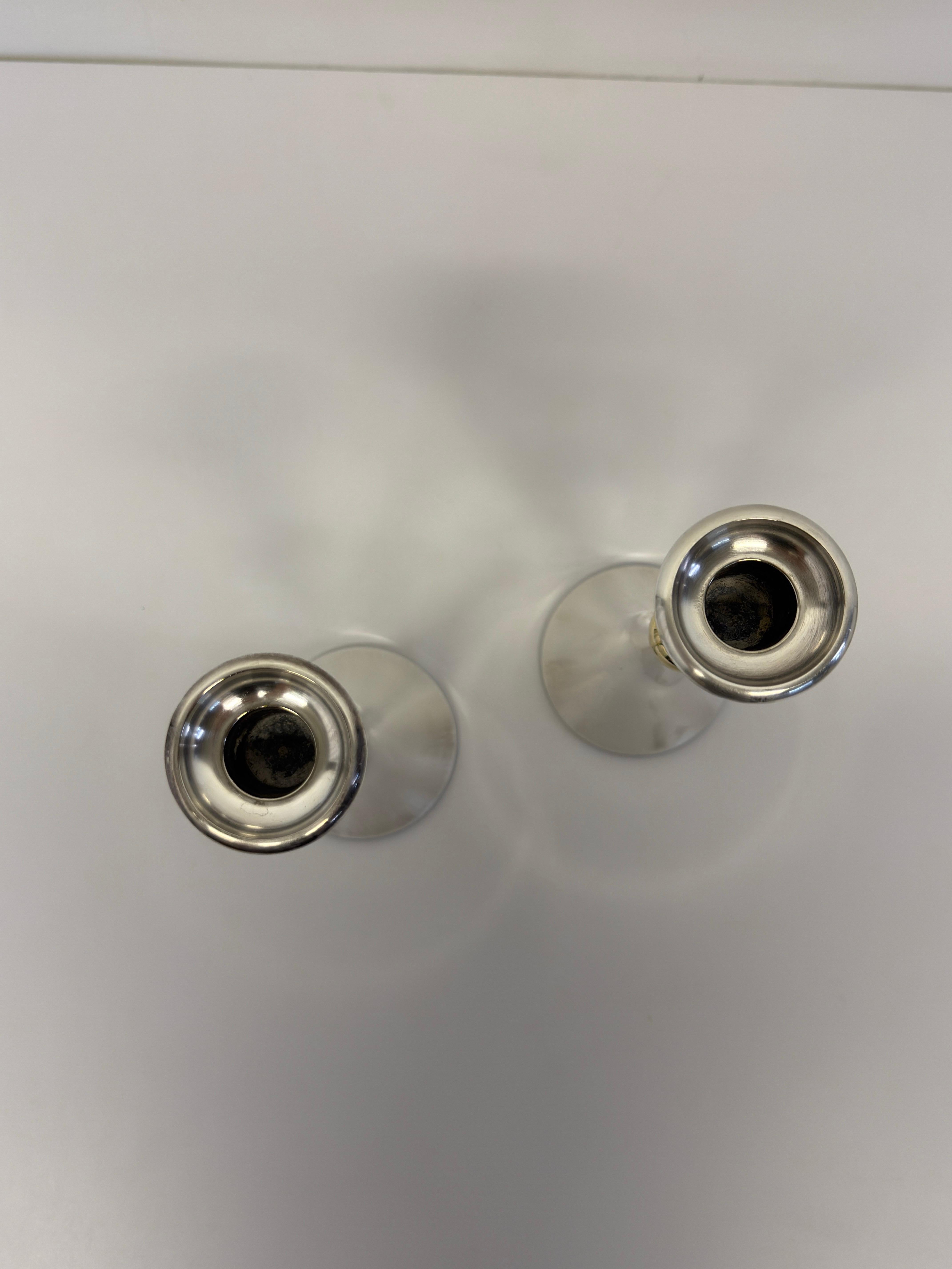 Portacandele in argento e ottone di Jens Quistgaard di Dansk - Una coppia in vendita 3