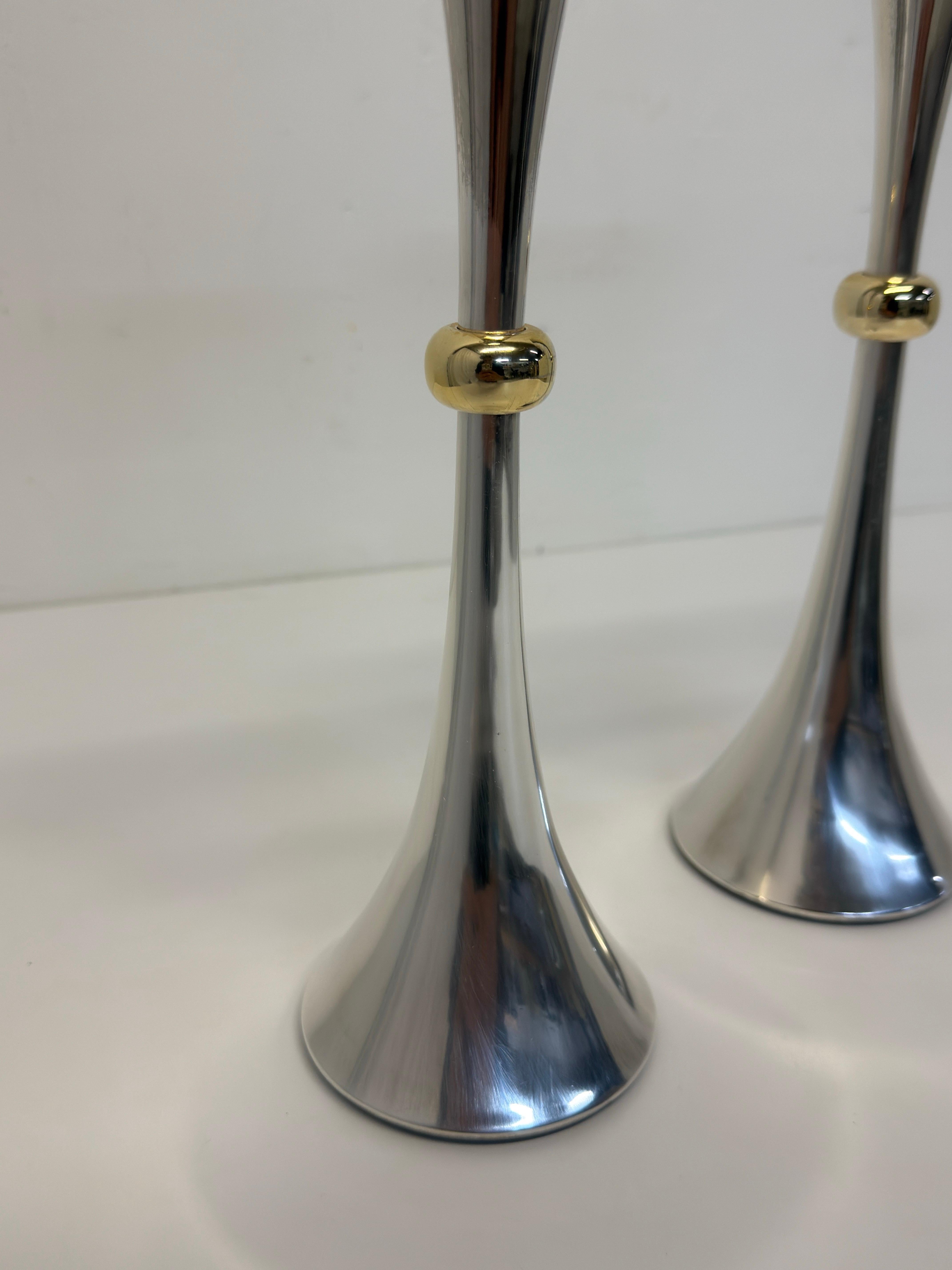 Portacandele in argento e ottone di Jens Quistgaard di Dansk - Una coppia in vendita 4