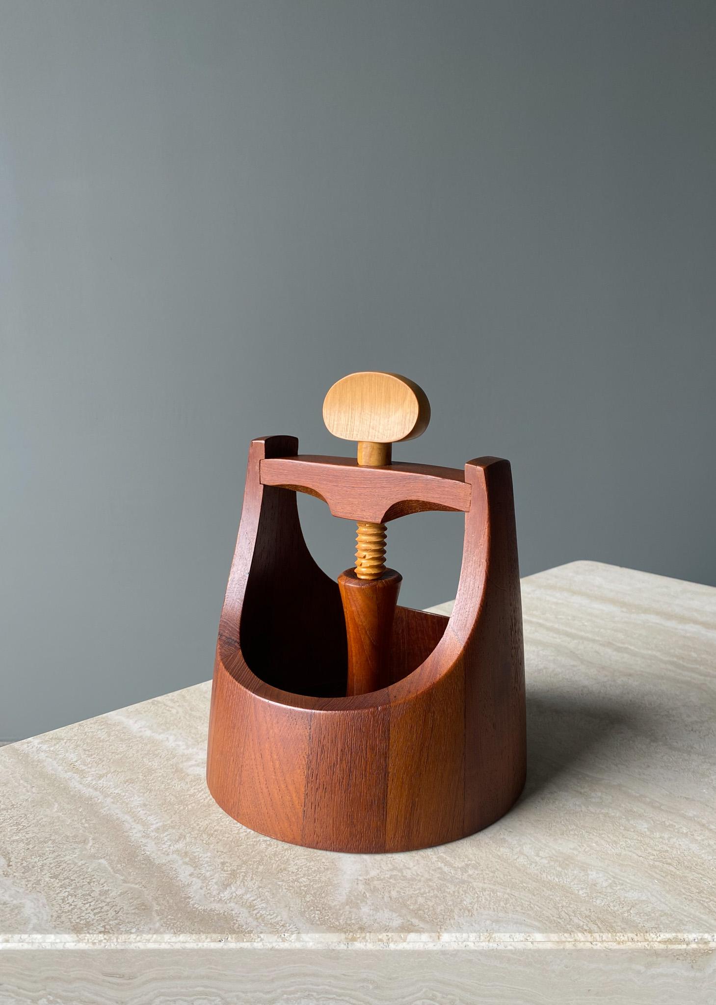  Jens Quistgaard Teak Nut Cracker Bowl for Dansk, Denmark, 1960s For Sale 1
