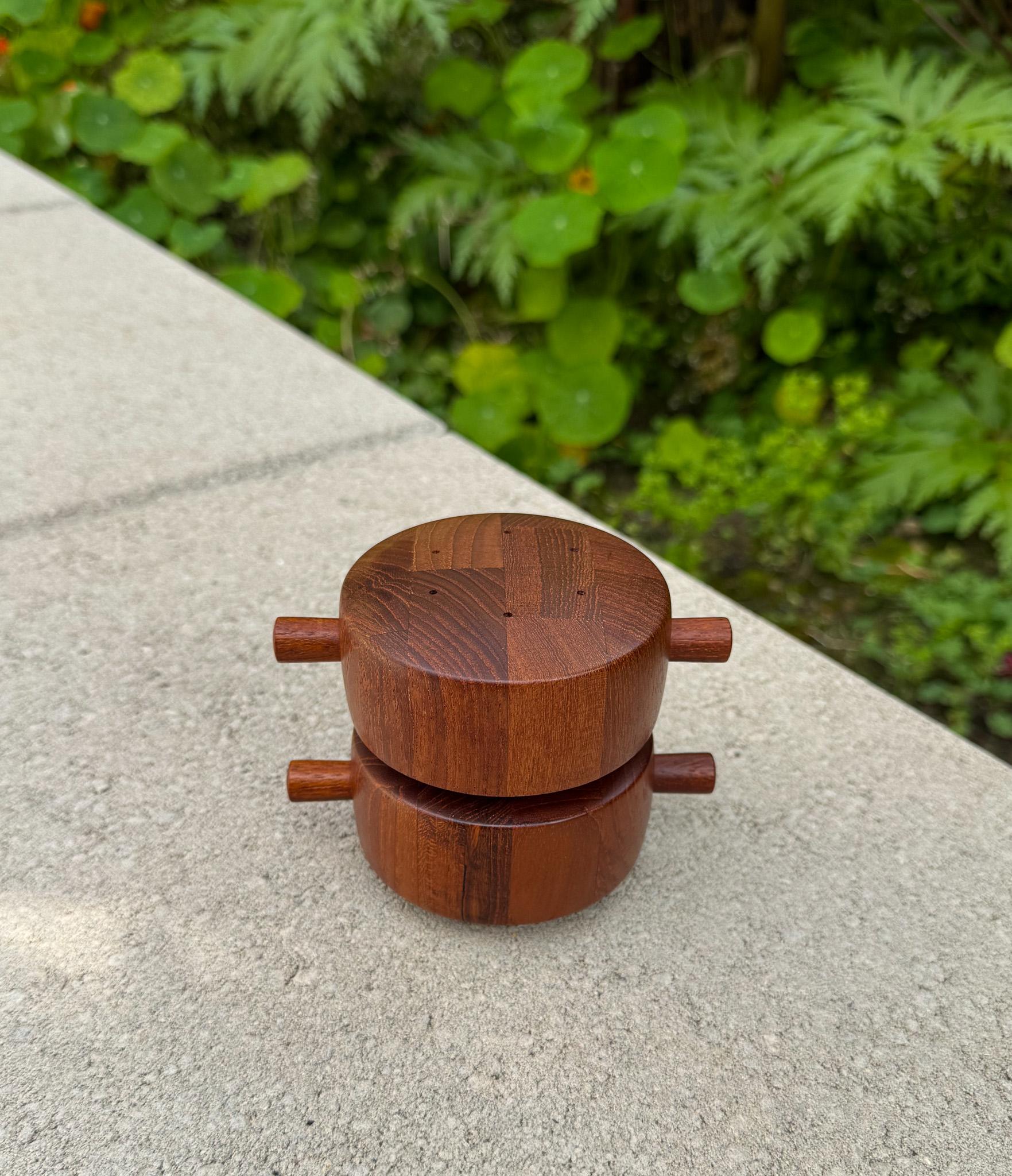 Jens Quistgaard Pfeffermühle aus Teakholz für Dansk, Dänemark, 20. Jahrhundert (Moderne der Mitte des Jahrhunderts) im Angebot