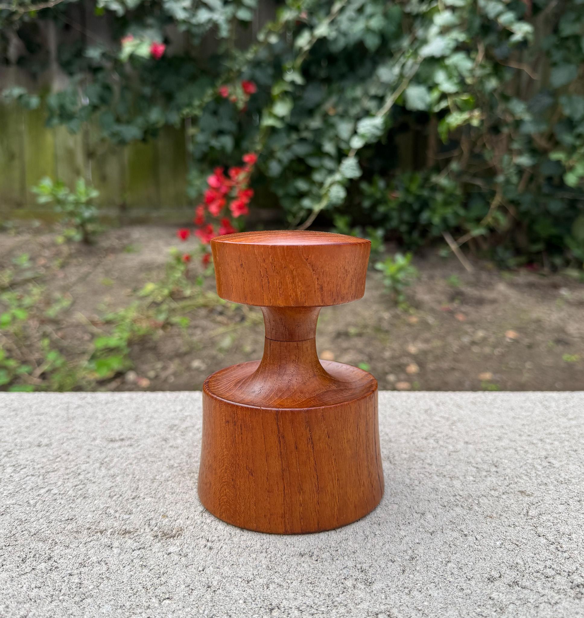 Mid-Century Modern Jens Quistgaard Teak Peugeot Frères #826 Pepper Mill for Dansk, Denmark, c.1965