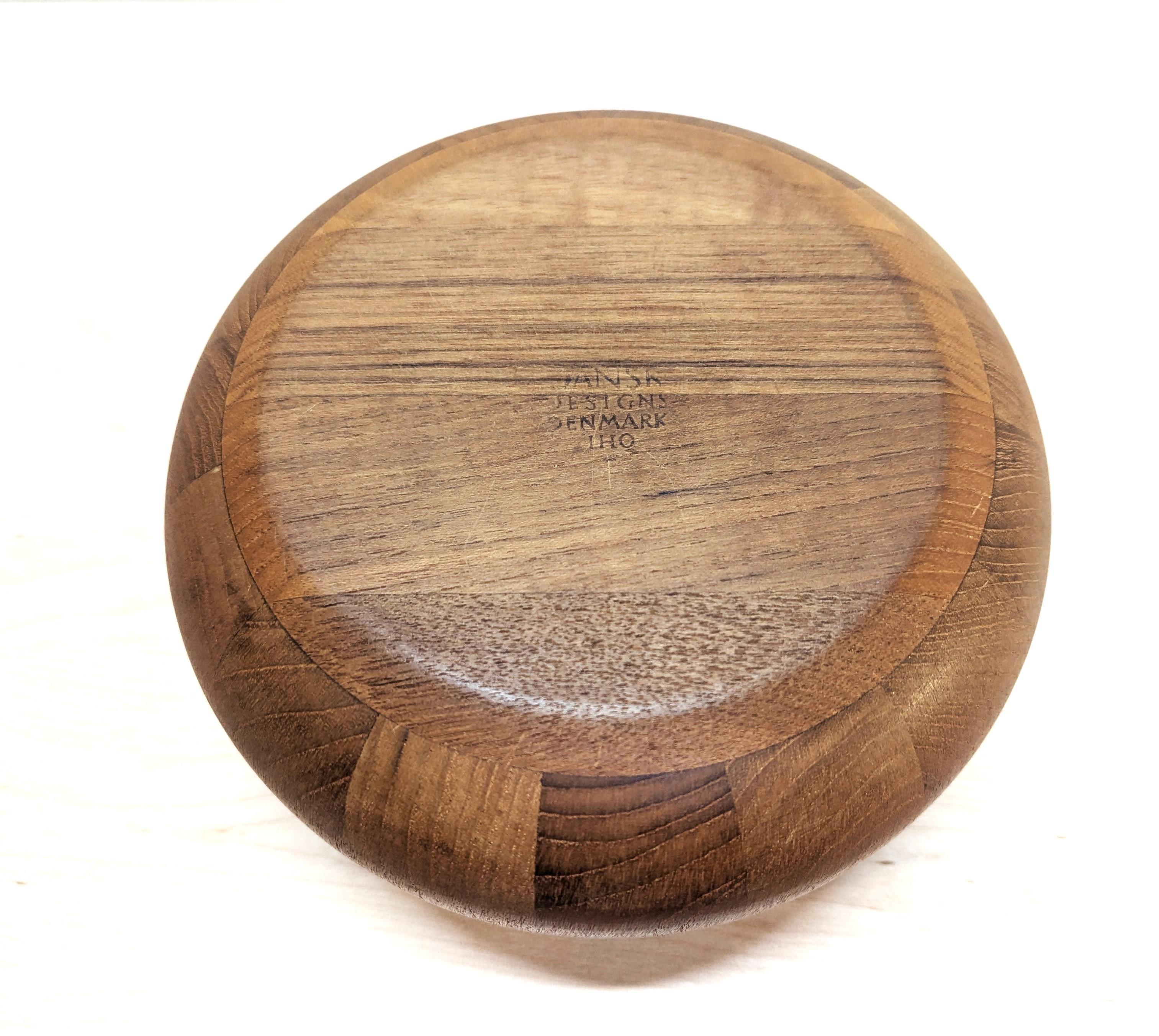 Jens Quistgaard Teak Serving Bowl by Dansk In Good Condition For Sale In New York, NY
