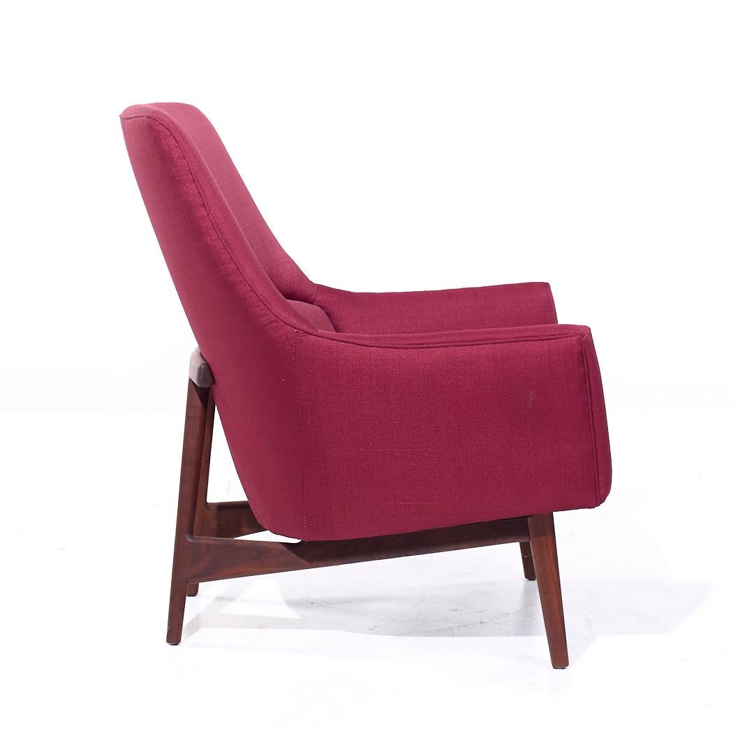 Jens Risom A Chair Mid Century Walnut Lounge Chairs - Pair For Sale 3