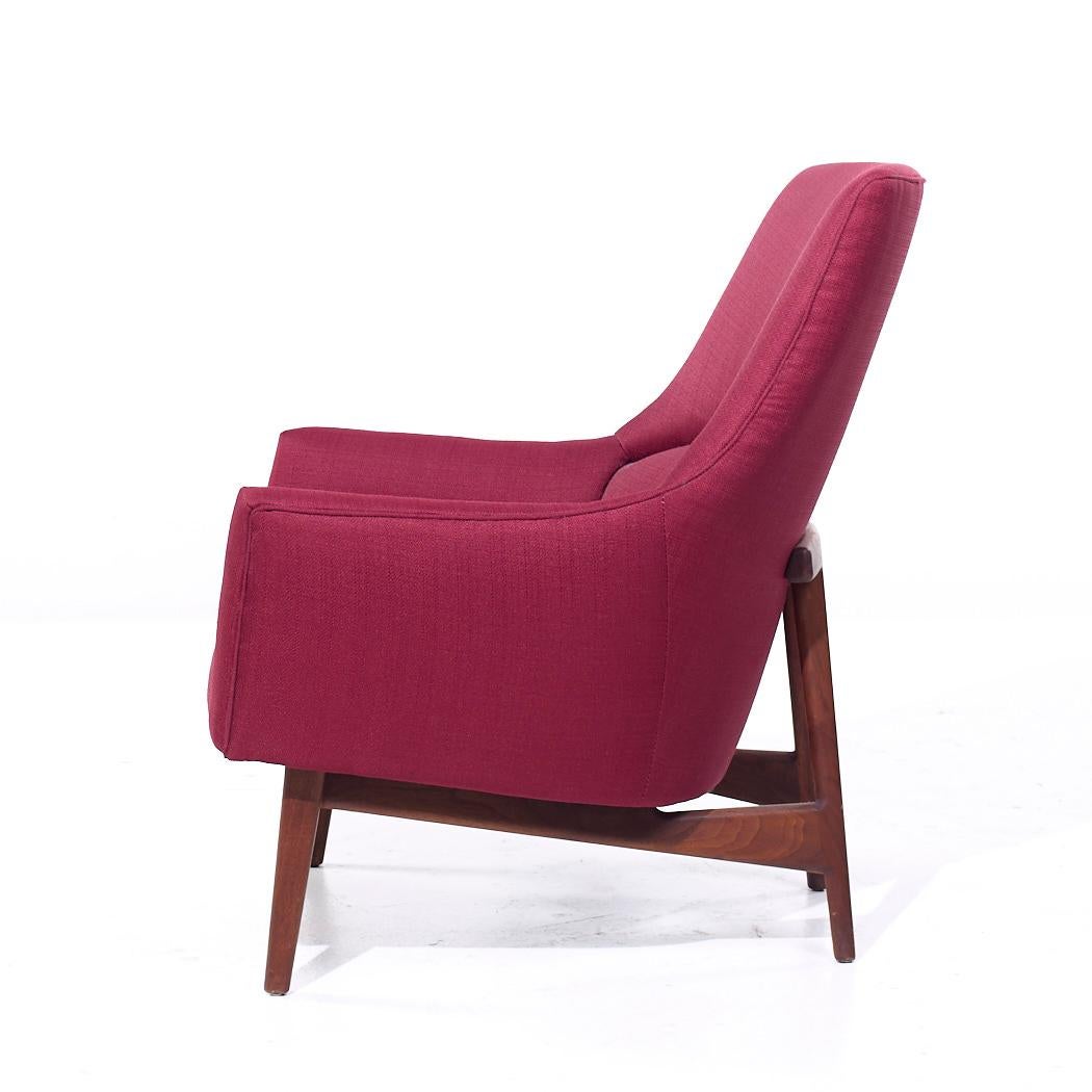Jens Risom A Chair Mid Century Walnut Lounge Chairs - Pair For Sale 4
