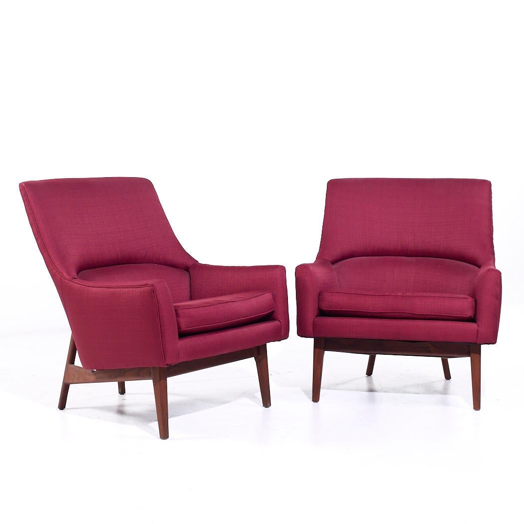 Jens Risom A-Chair Mid Century Walnut Lounge Chairs - Pair

Each chair measures: 31 wide x 31 deep x 34 high, with a seat height of 17 and arm height/chair clearance of 21 inches

All pieces of furniture can be had in what we call restored vintage