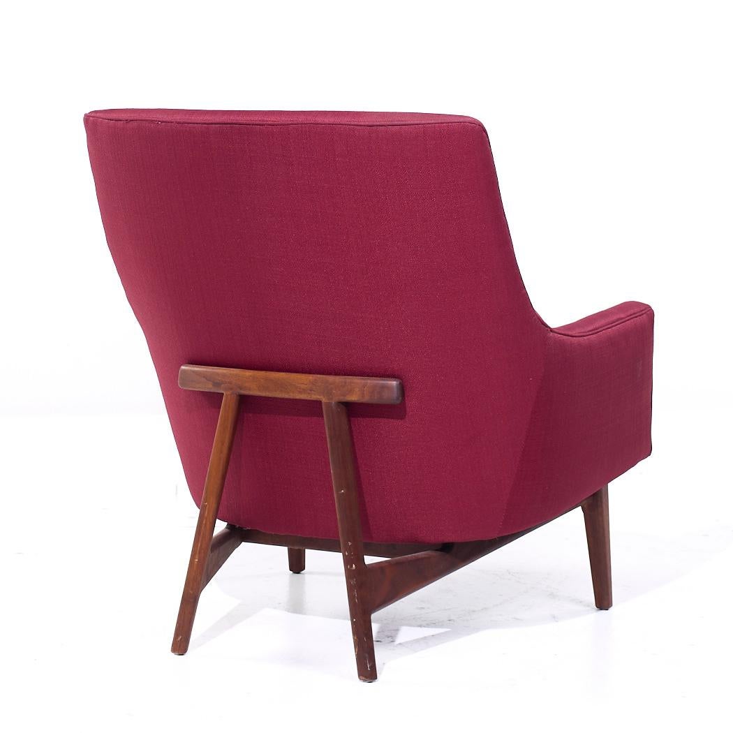 Jens Risom A Chair Mid Century Walnut Lounge Chairs - Pair For Sale 2