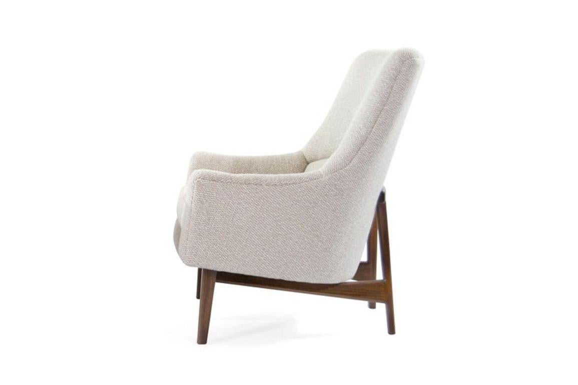 Jens Risom A-Line Lounge Chair, Model #2136 In Excellent Condition In Westport, CT