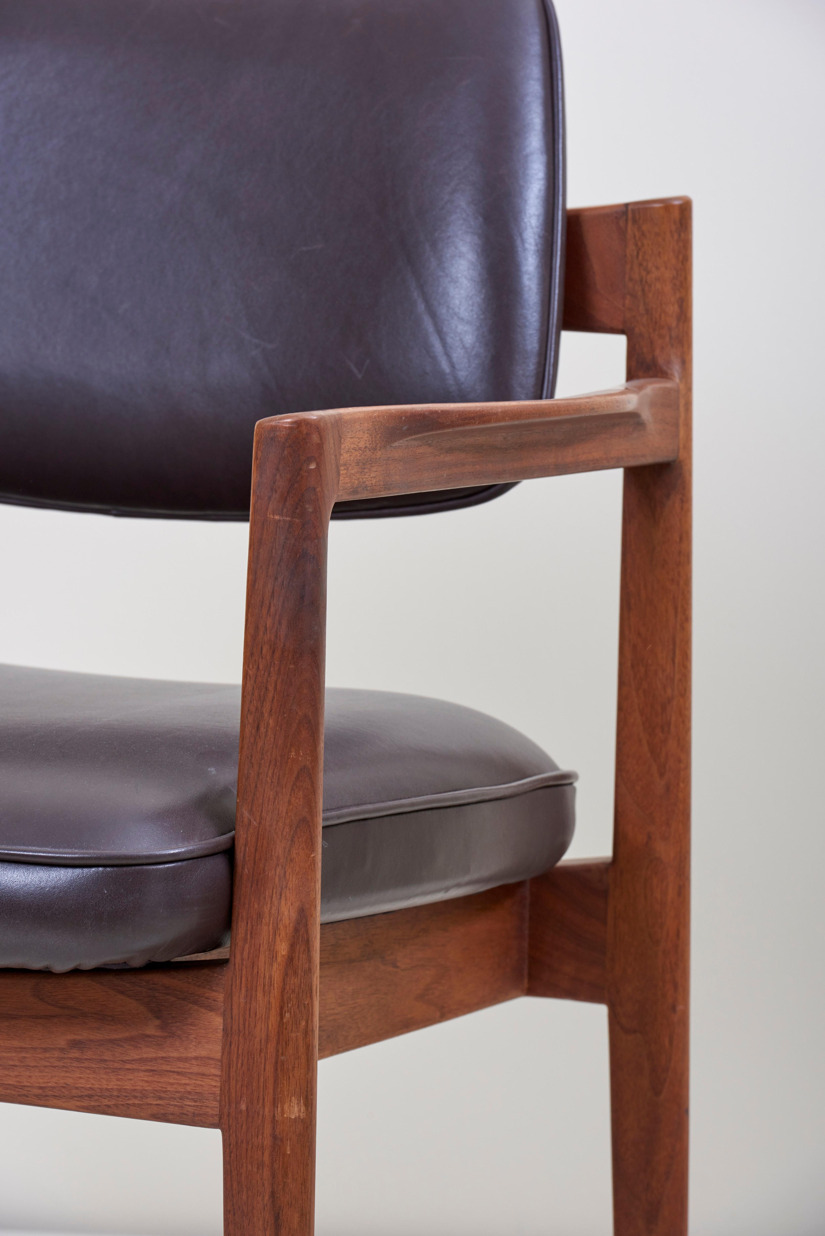 Mid-20th Century Jens Risom Armchair in Walnut and Leather by Jens Risom Inc.