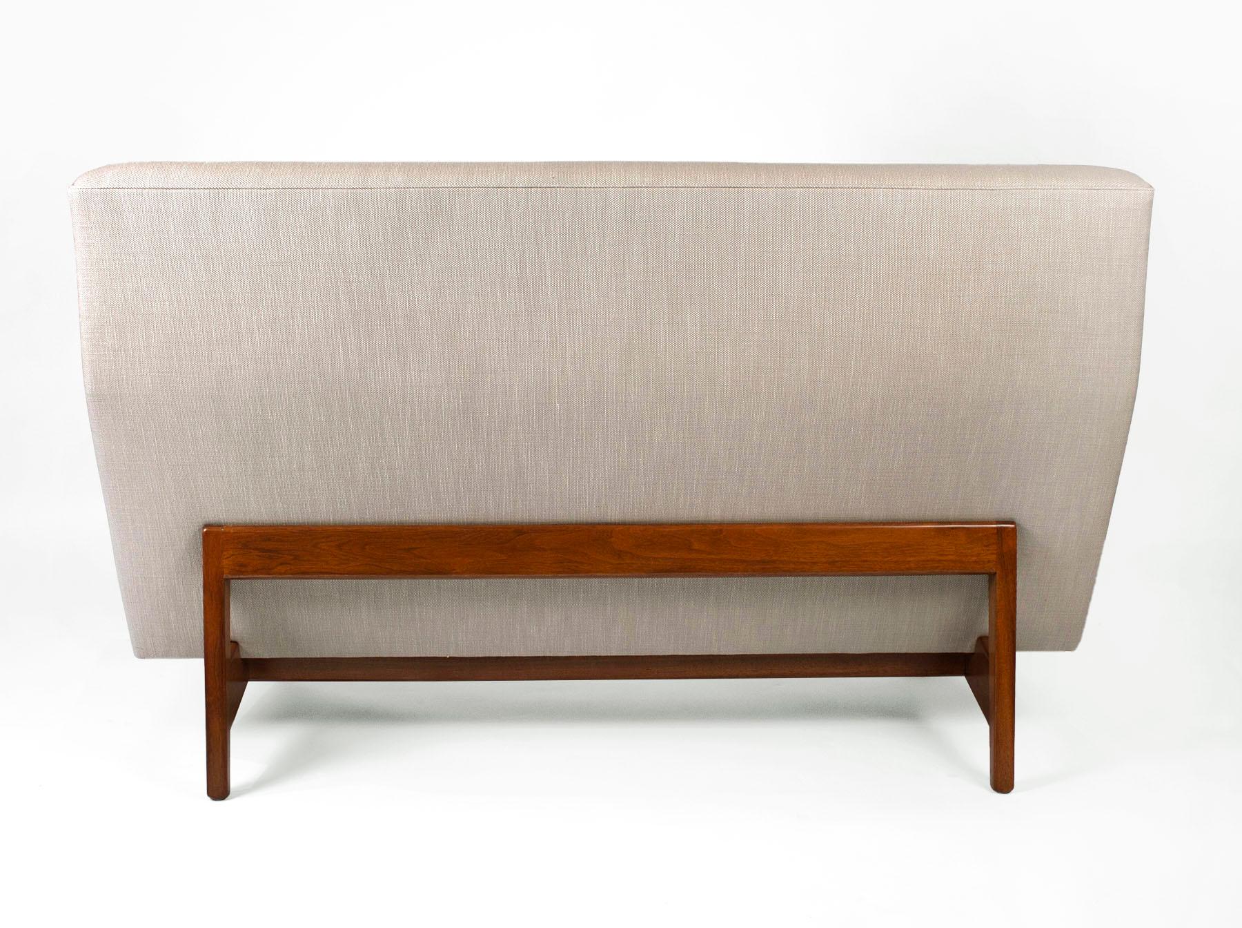 Jens Risom Armless Settee in Walnut Cradle Frames with Linen Upholstery In Good Condition In Dallas, TX