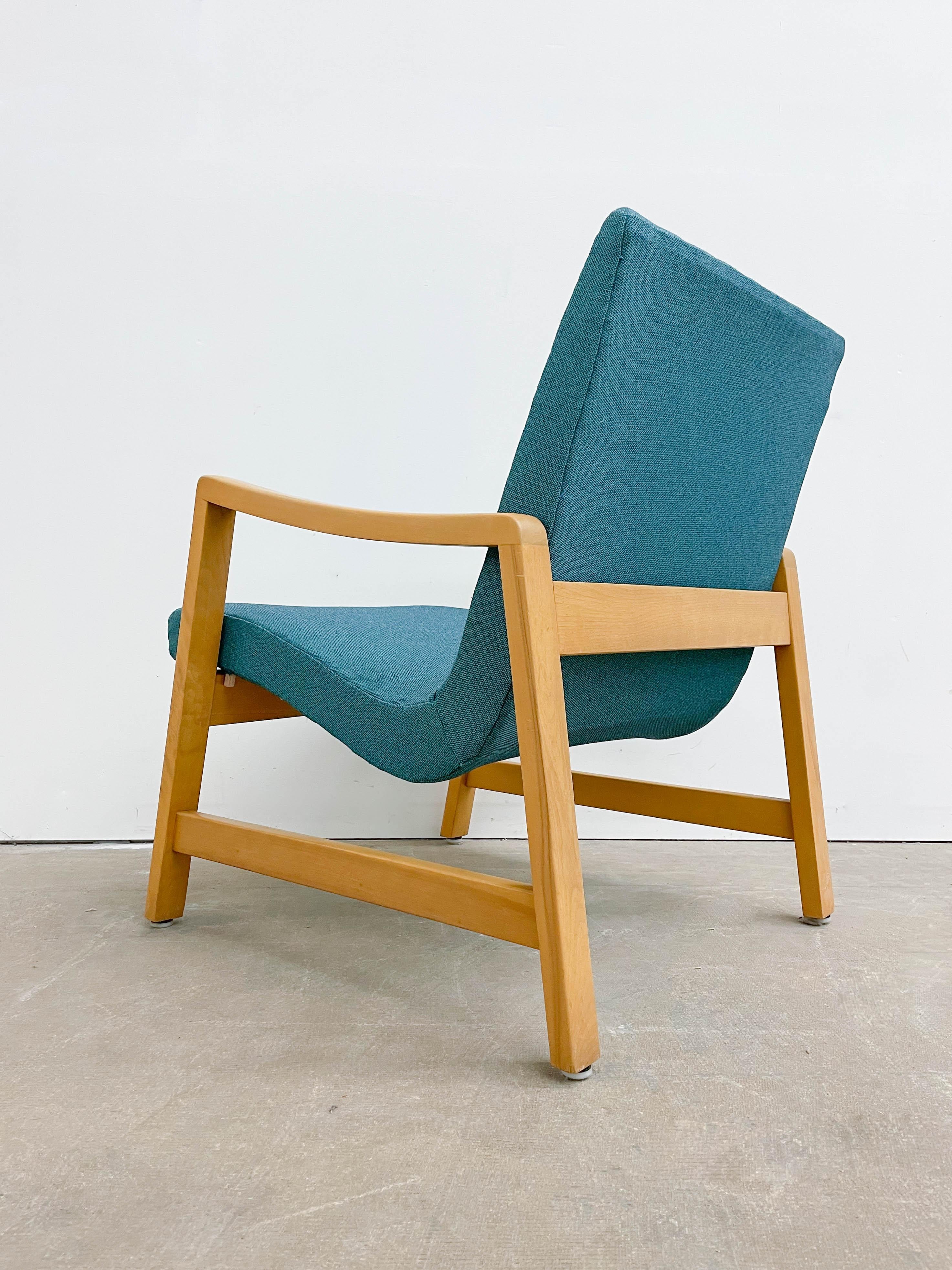 Jens Risom Armchair for Knoll Associates In Good Condition For Sale In Kalamazoo, MI
