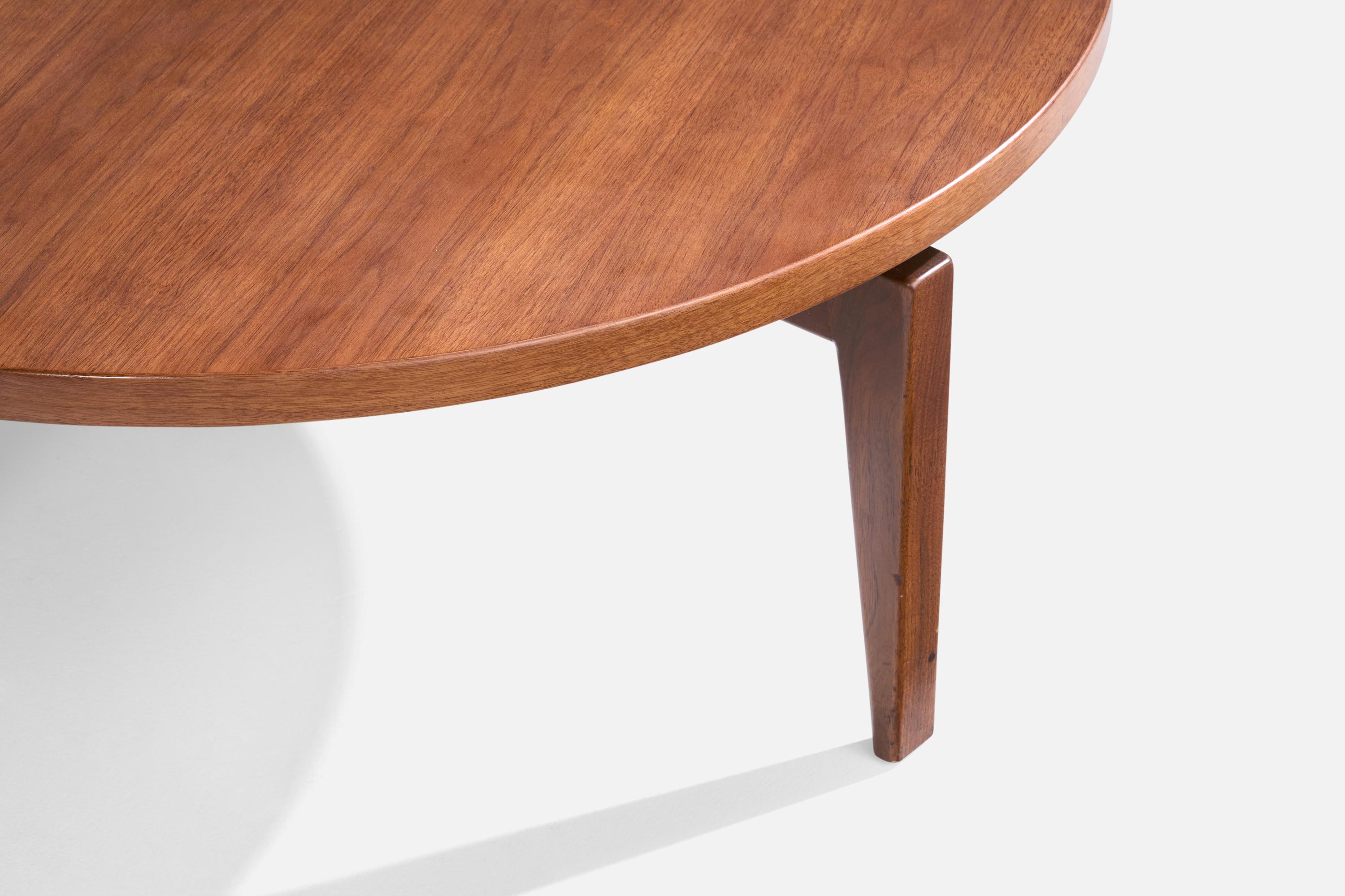 Milieu du XXe siècle Jens Risom, table basse, noyer, États-Unis, années 1960 en vente