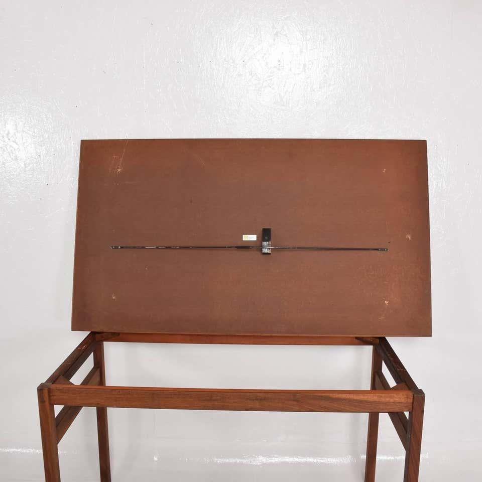 1950s Jens Risom Design Compact Walnut & Formica Writing Desk In Good Condition In Chula Vista, CA