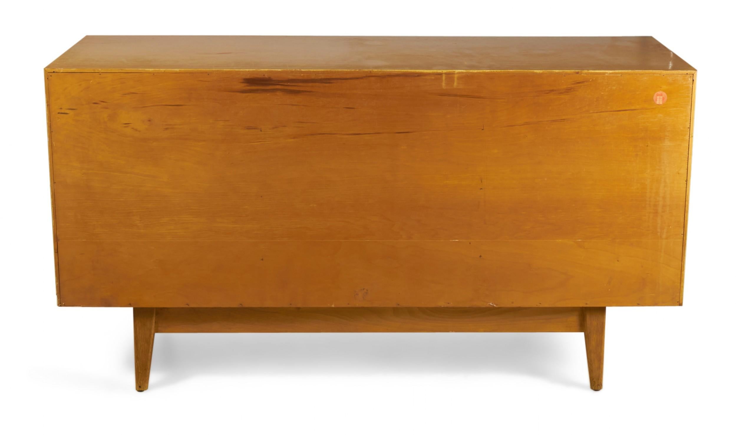 Jens Risom Danish Mid-Century Blond Oak Sideboard / Server In Good Condition For Sale In New York, NY