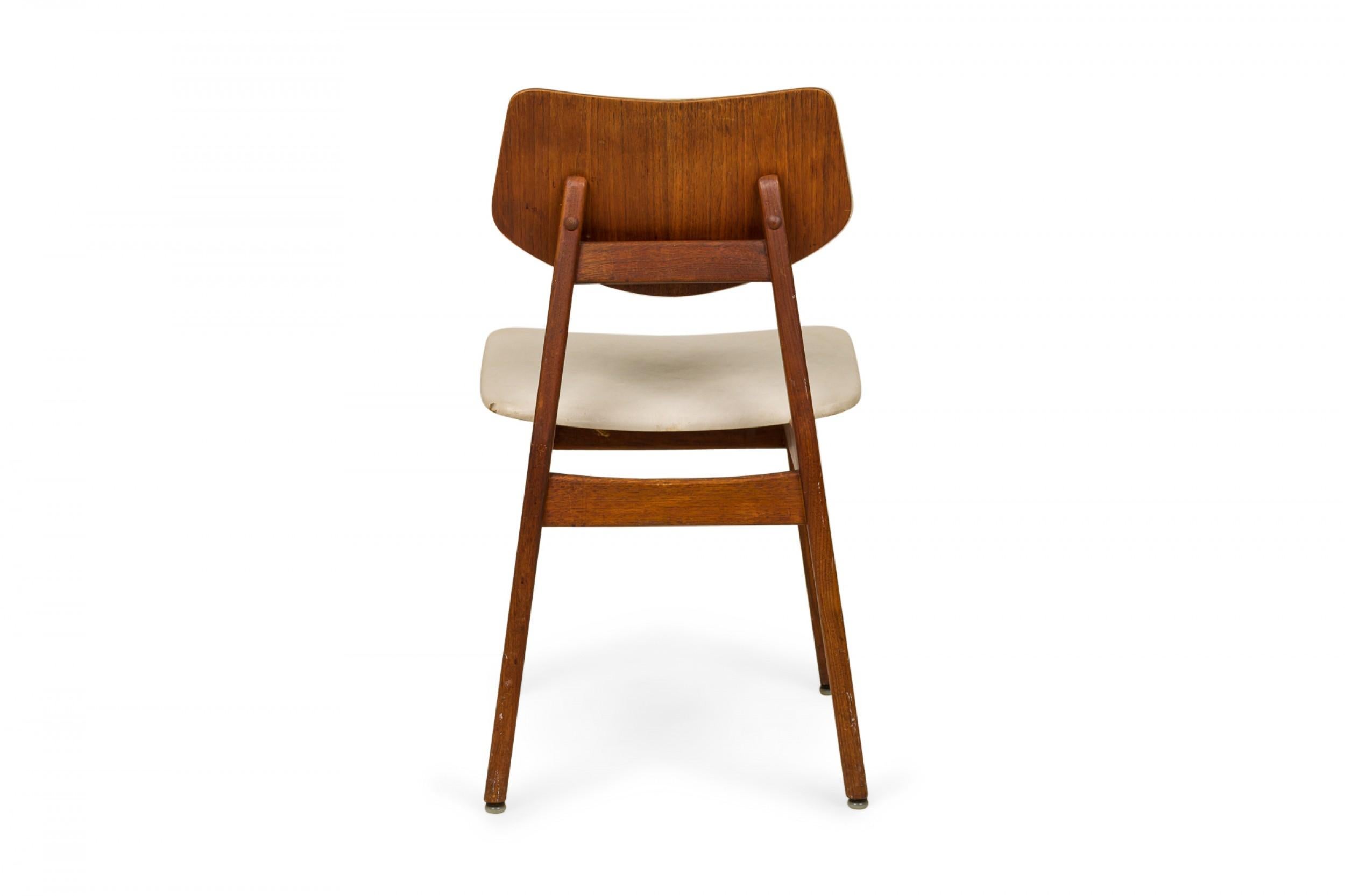 20th Century Jens Risom Danish Mid-Century Off-White Vinyl and Teak Dining Side Chair For Sale