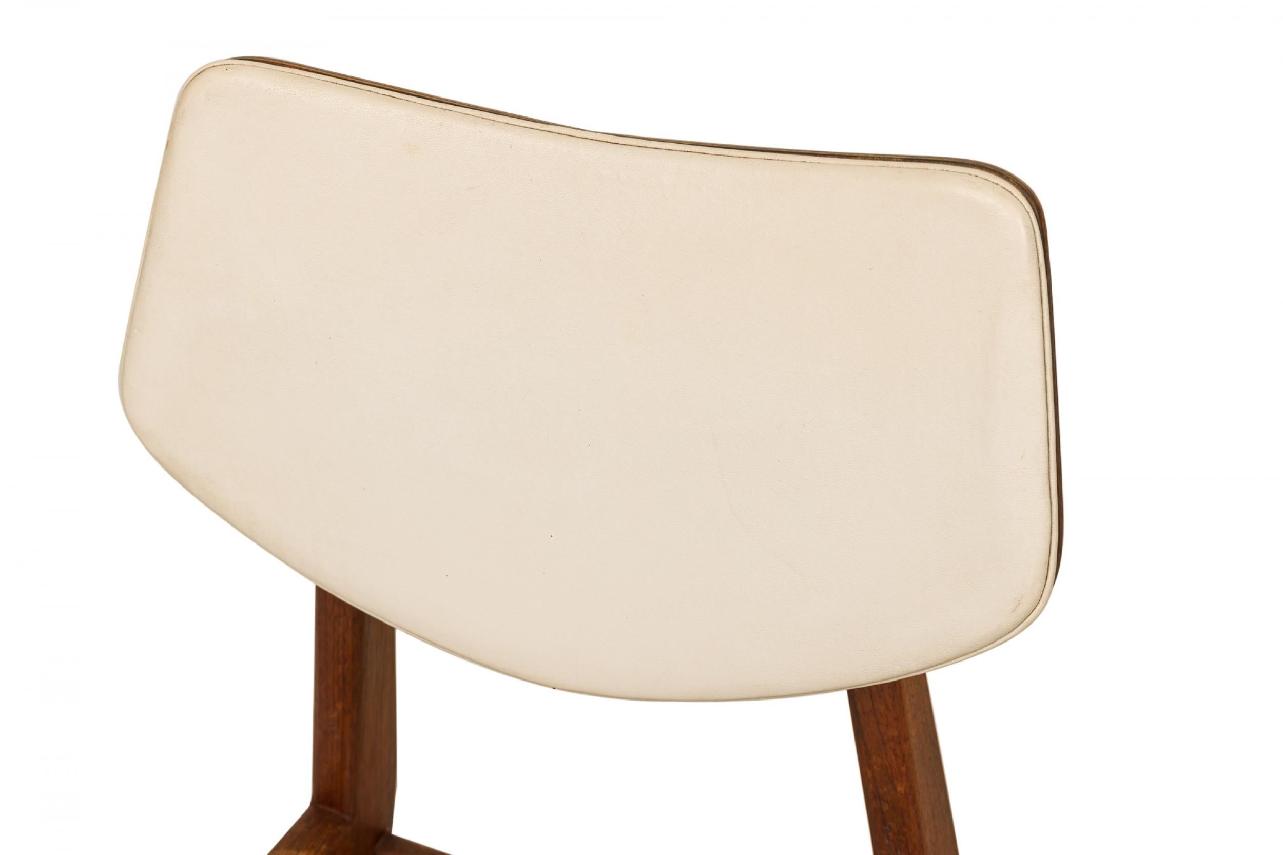 Jens Risom Danish Mid-Century Off-White Vinyl and Teak Dining Side Chair For Sale 3