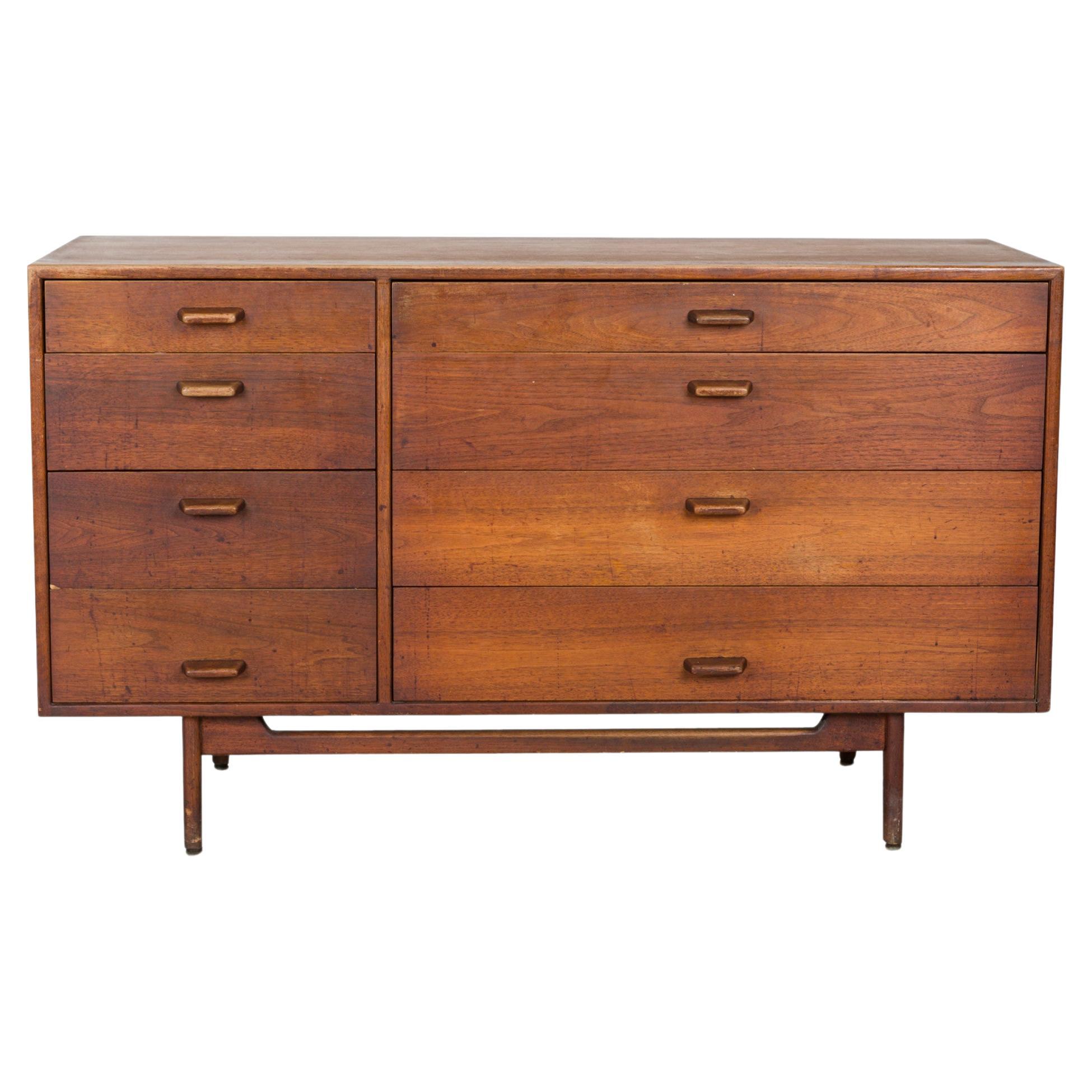 Jens Risom Danish Mid-Century Walnut 8-Drawer Dresser / Writing Desk For Sale