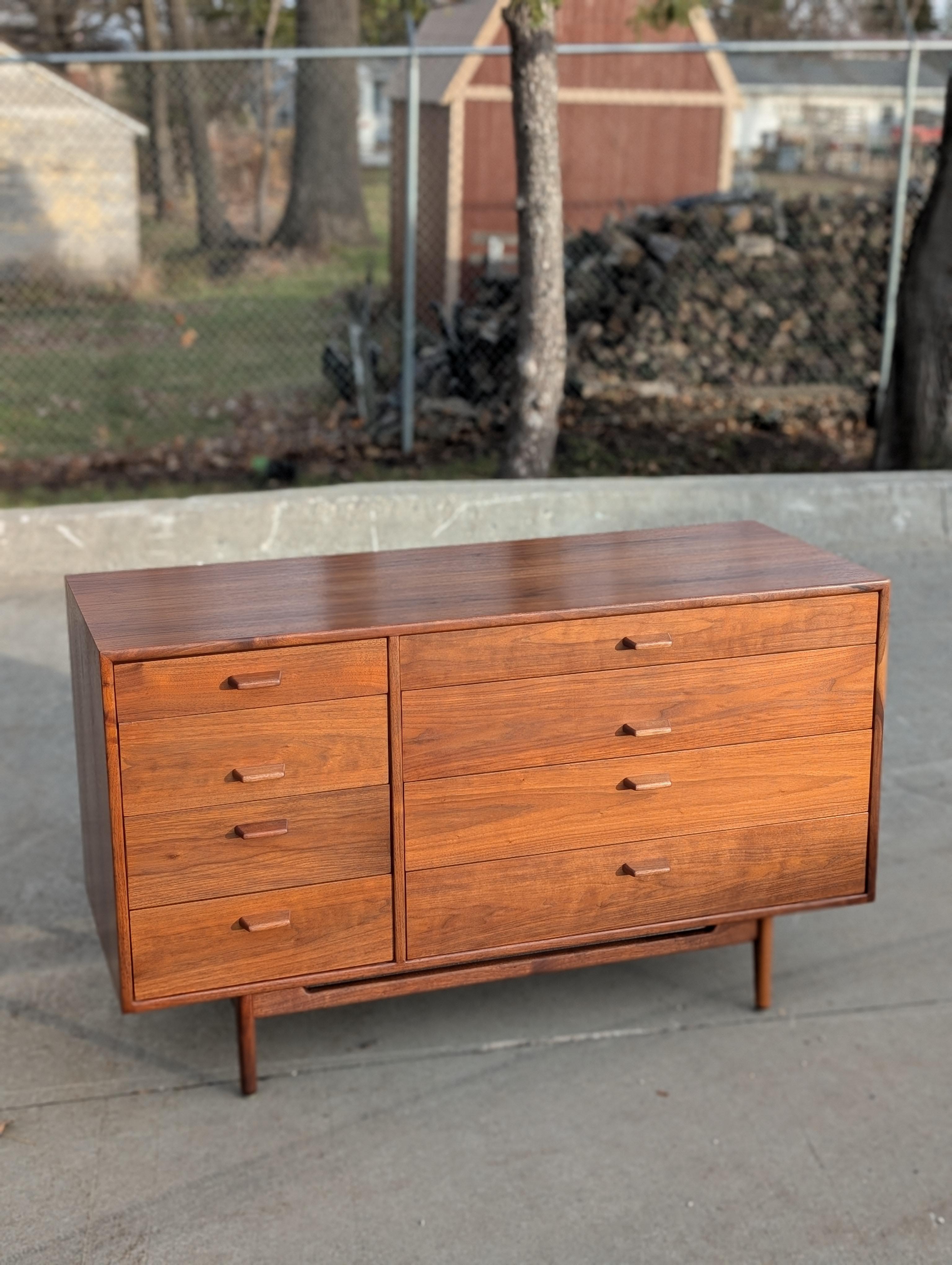 Jens Risom Danish Mid-Century Walnut Dresser For Sale 6