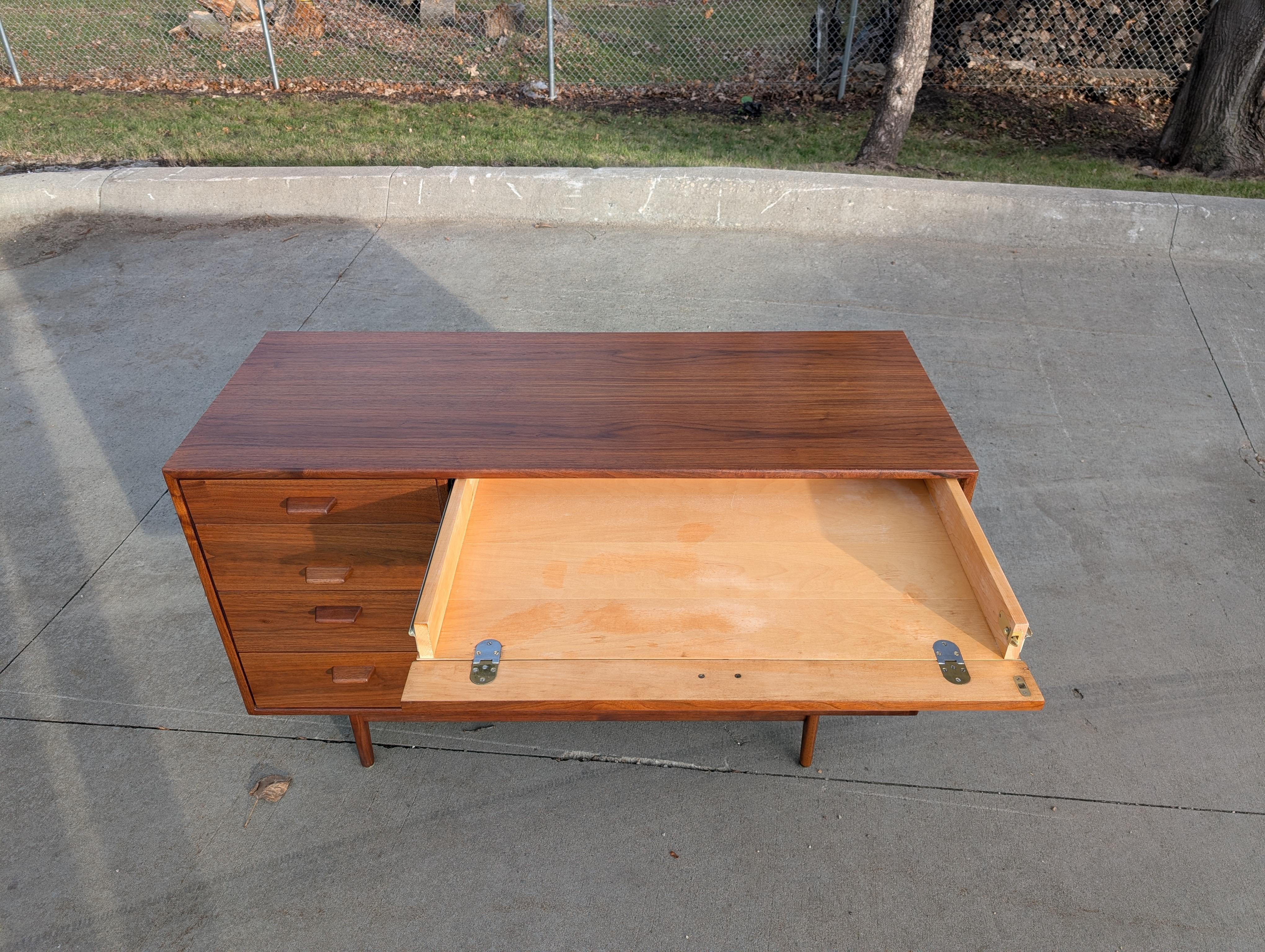 Jens Risom Danish Mid-Century Walnut Dresser For Sale 11