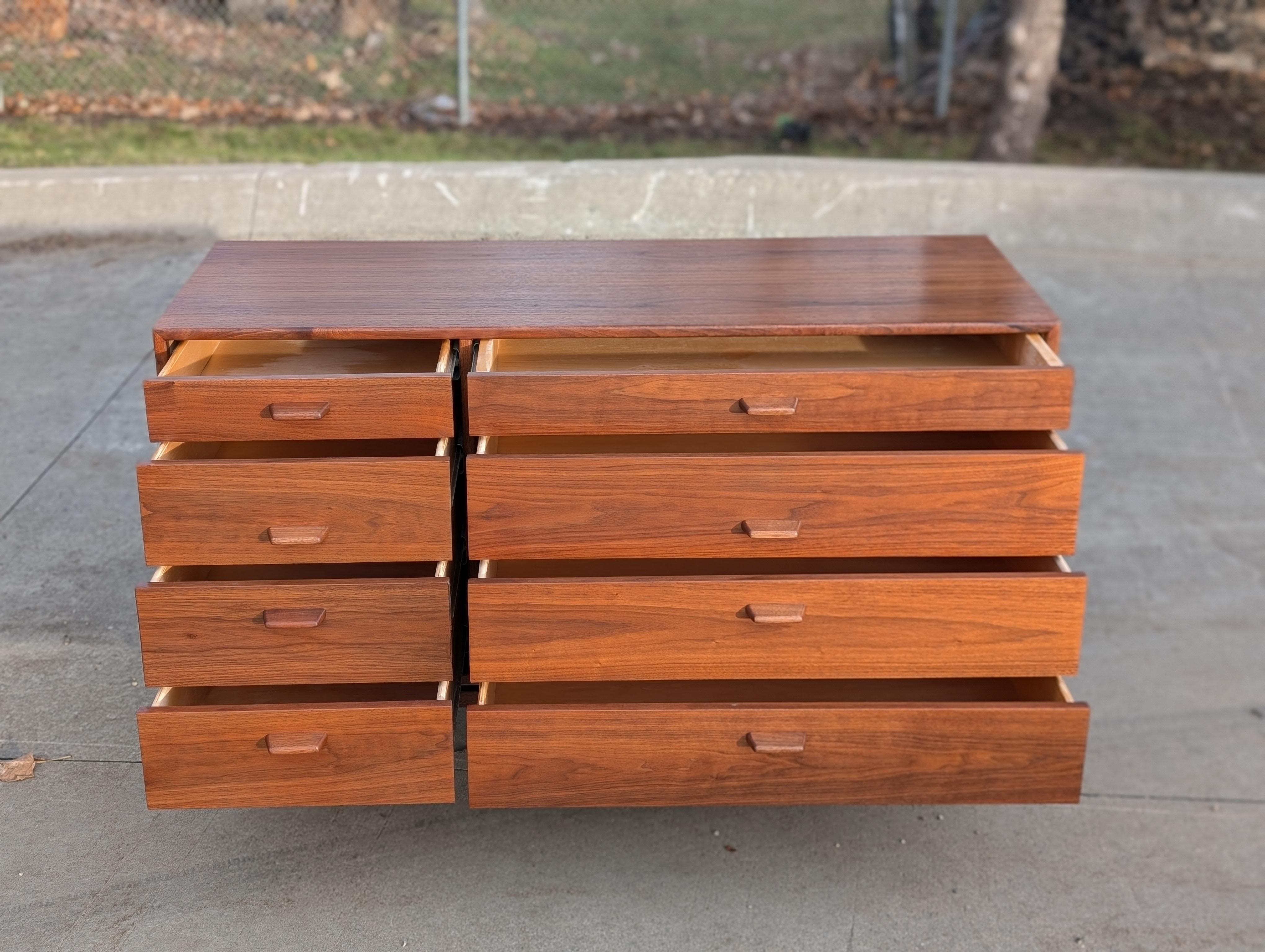 Jens Risom Danish Mid-Century Walnut Dresser For Sale 12