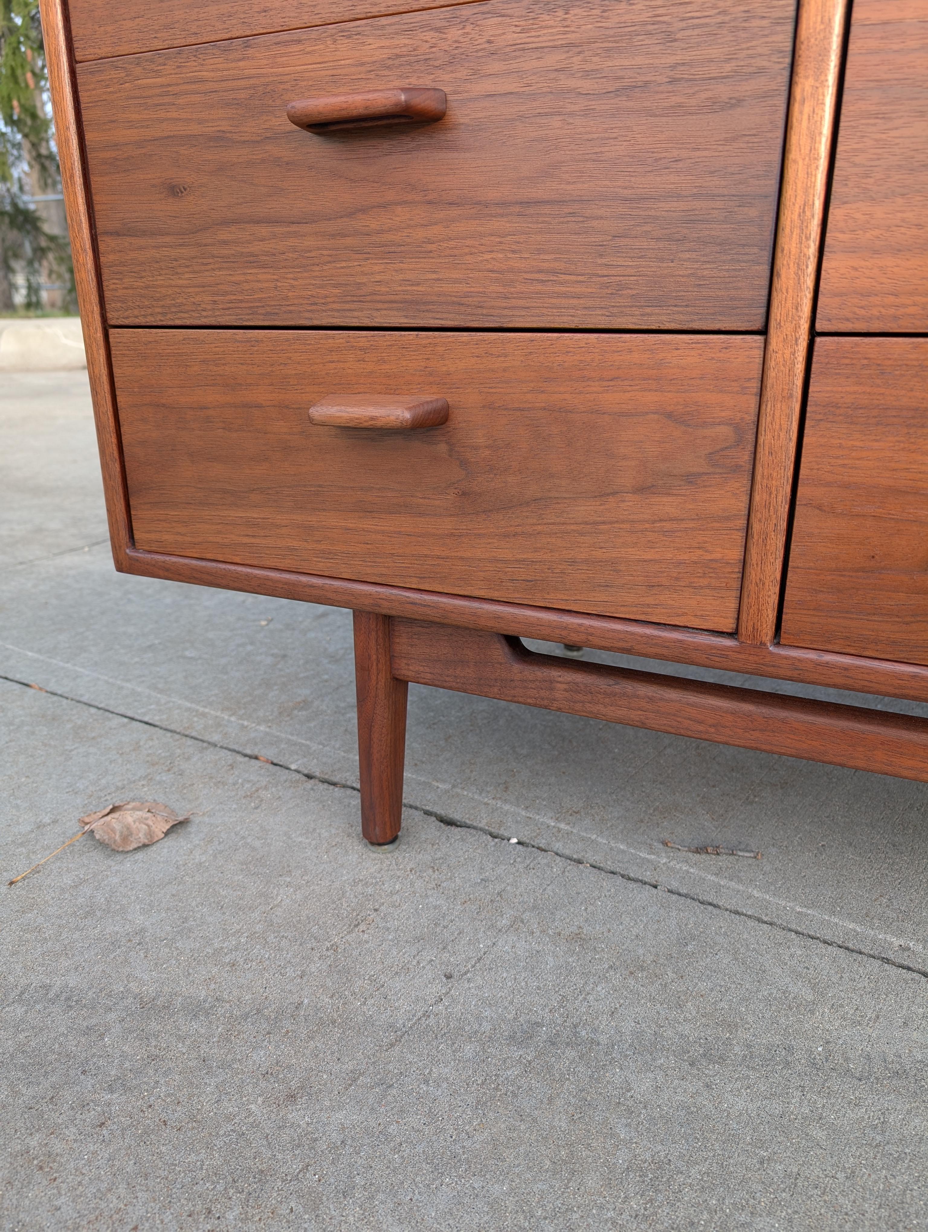 Jens Risom Danish Mid-Century Walnut Dresser For Sale 1