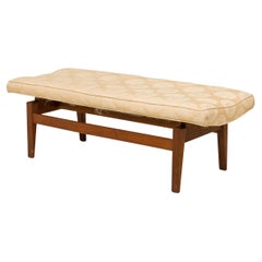 Banco flotante danés Jens Risom de tapicería y madera con motivos shou en blanco roto