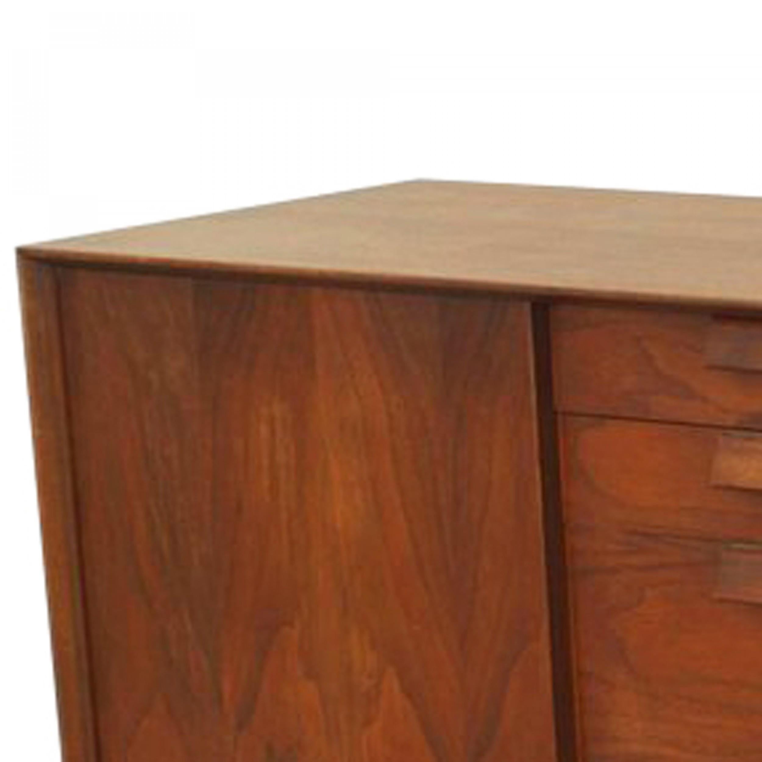 Jens Risom Danish Post-War Teak Credenza Sideboard In Good Condition For Sale In New York, NY