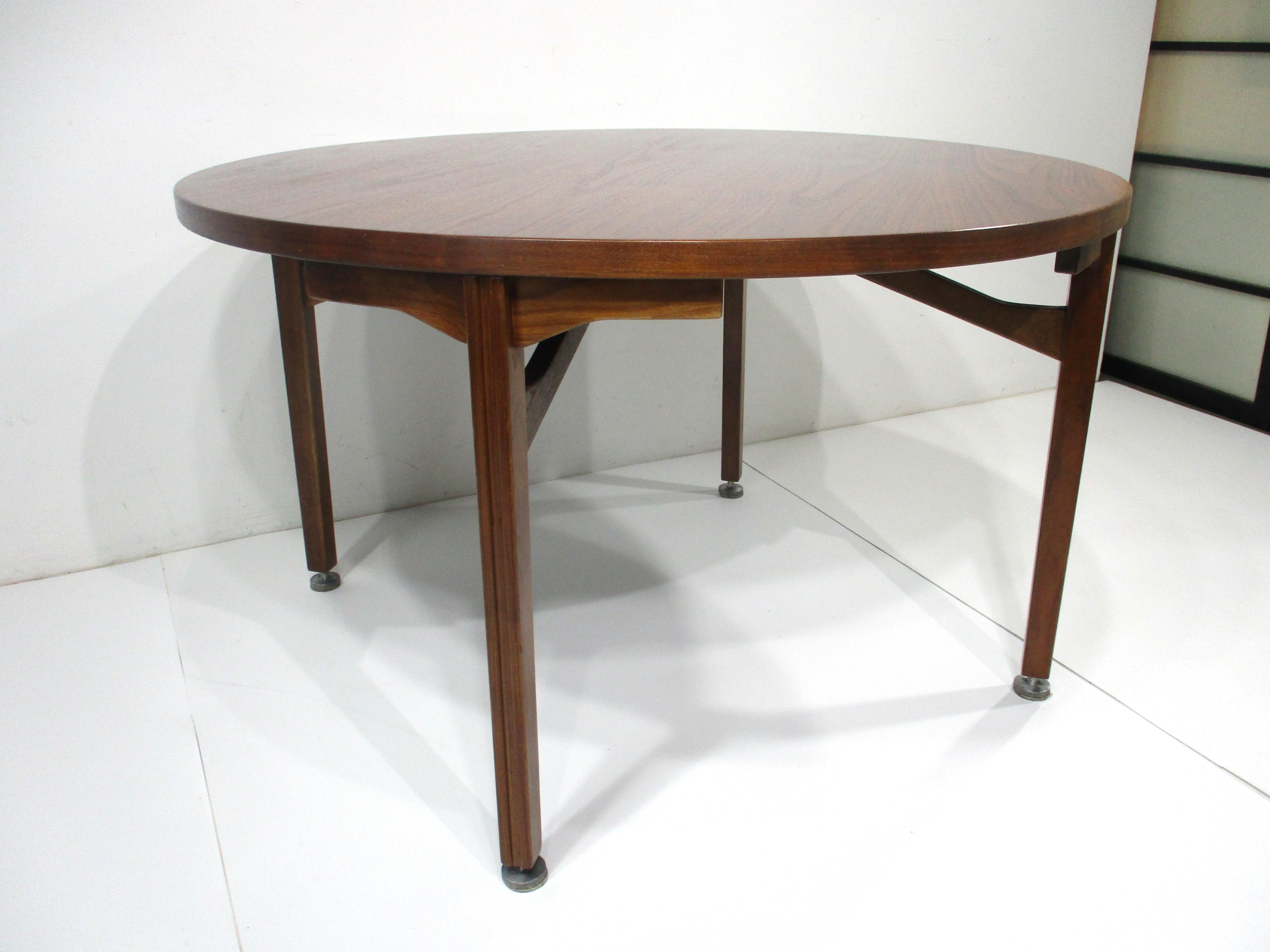 Mid-Century Modern Jens Risom Danish Styled Walnut Dining Table by Risom Designs  For Sale