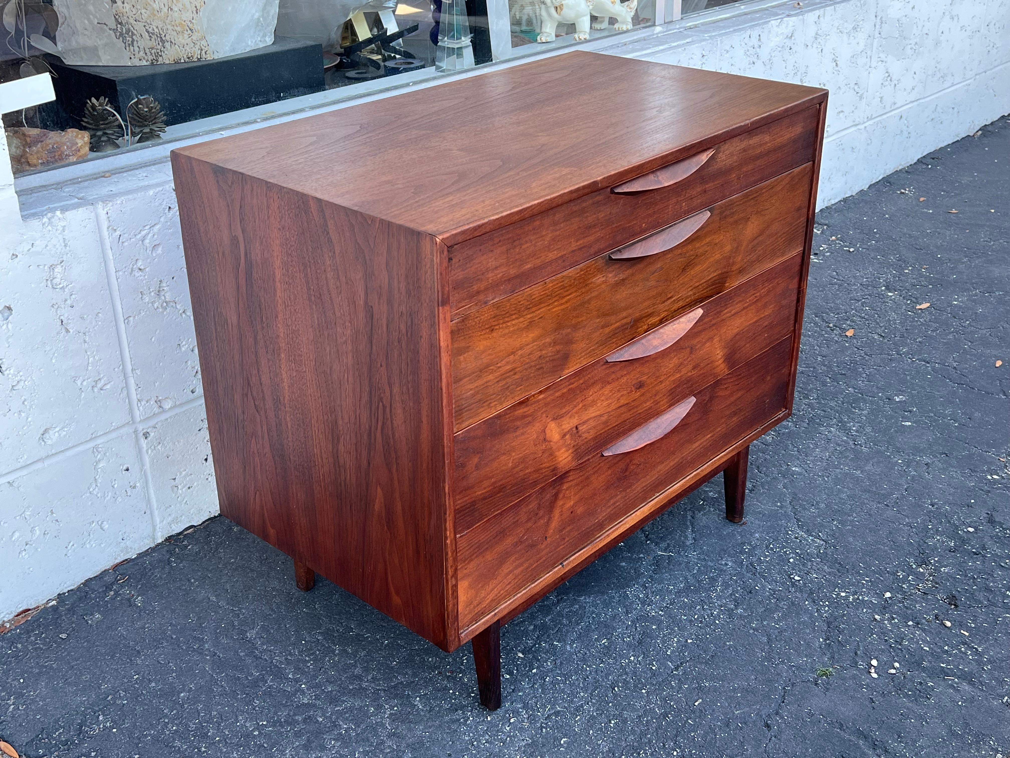 Jens Risom Dresser Walnut Ca' 1960's Mid Century For Sale 5