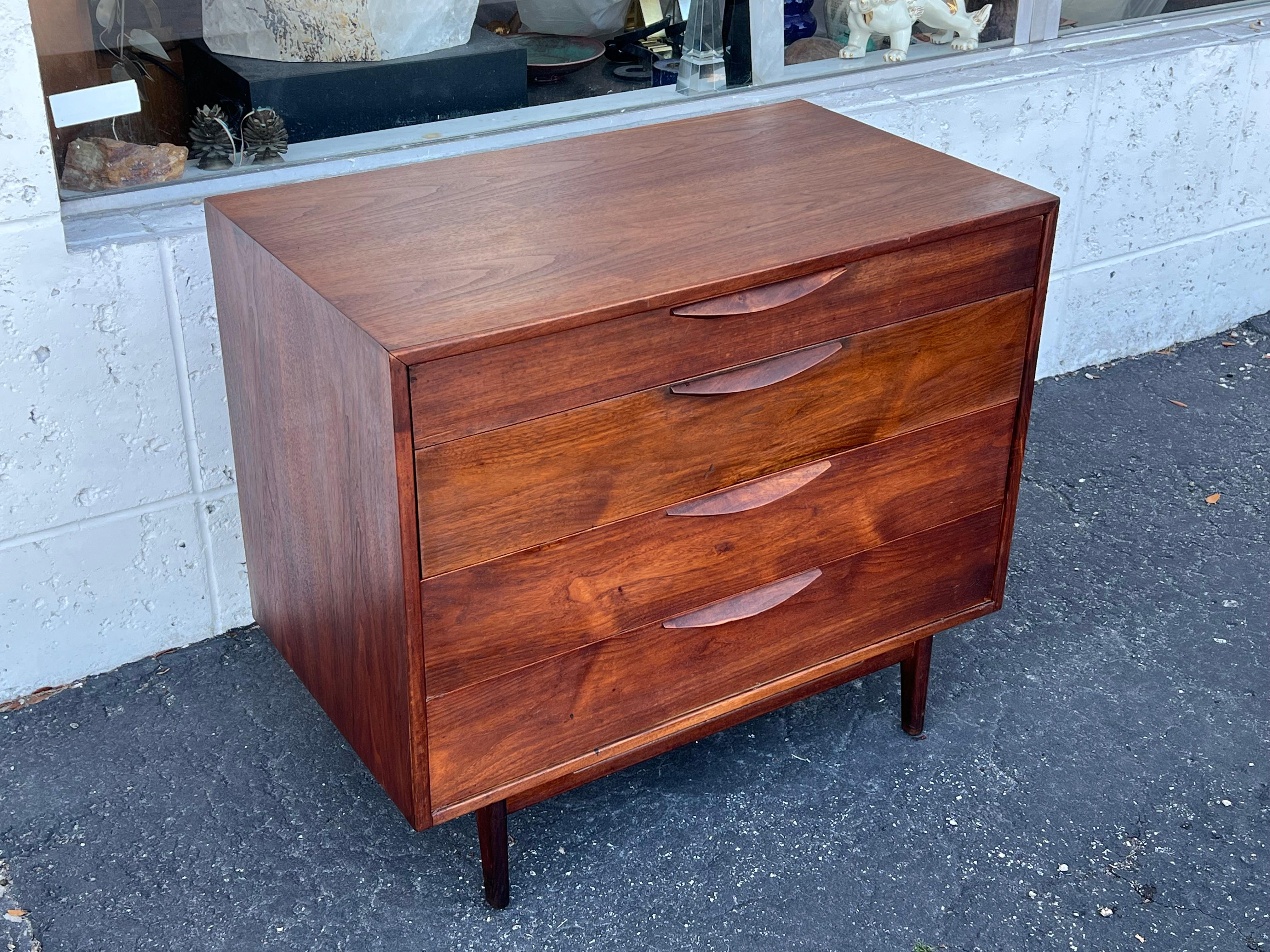 Jens Risom Dresser Walnut Ca' 1960's Mid Century For Sale 1