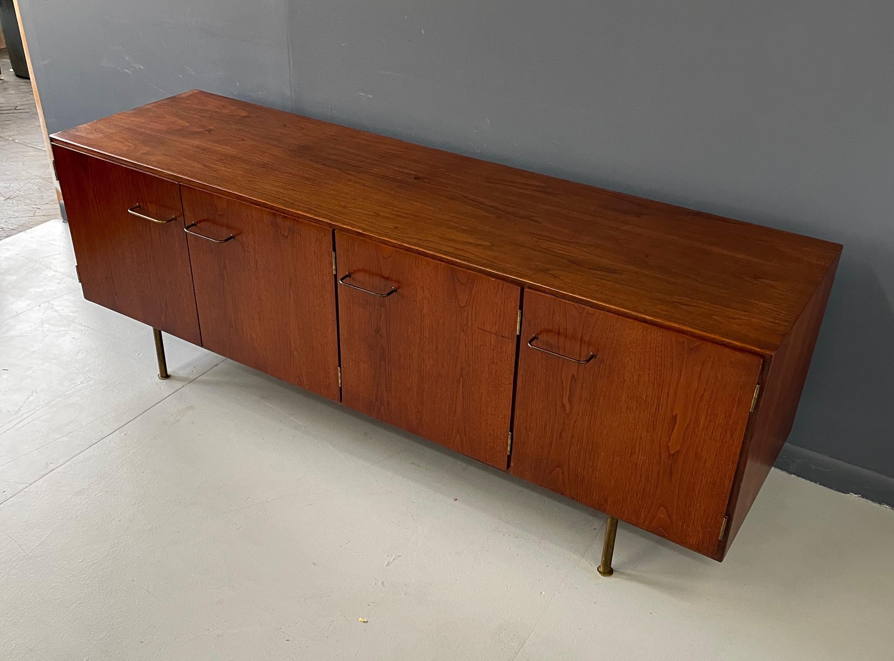 Jens Risom Early Walnut Credenza with Four Doors, Brass Pulls & Legs Mid Century In Good Condition In Philadelphia, PA